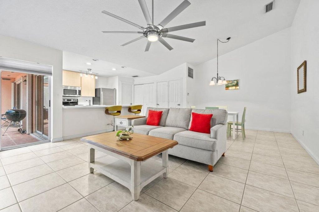 Photo of 2802 Lakemont Court, Palm Beach Gardens, FL 33403 (MLS # R10987946)