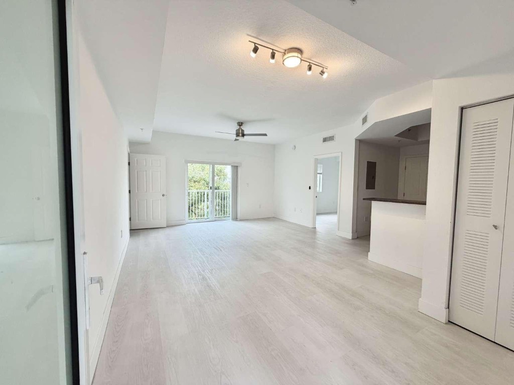 LE TERRACE CONDO - Residential