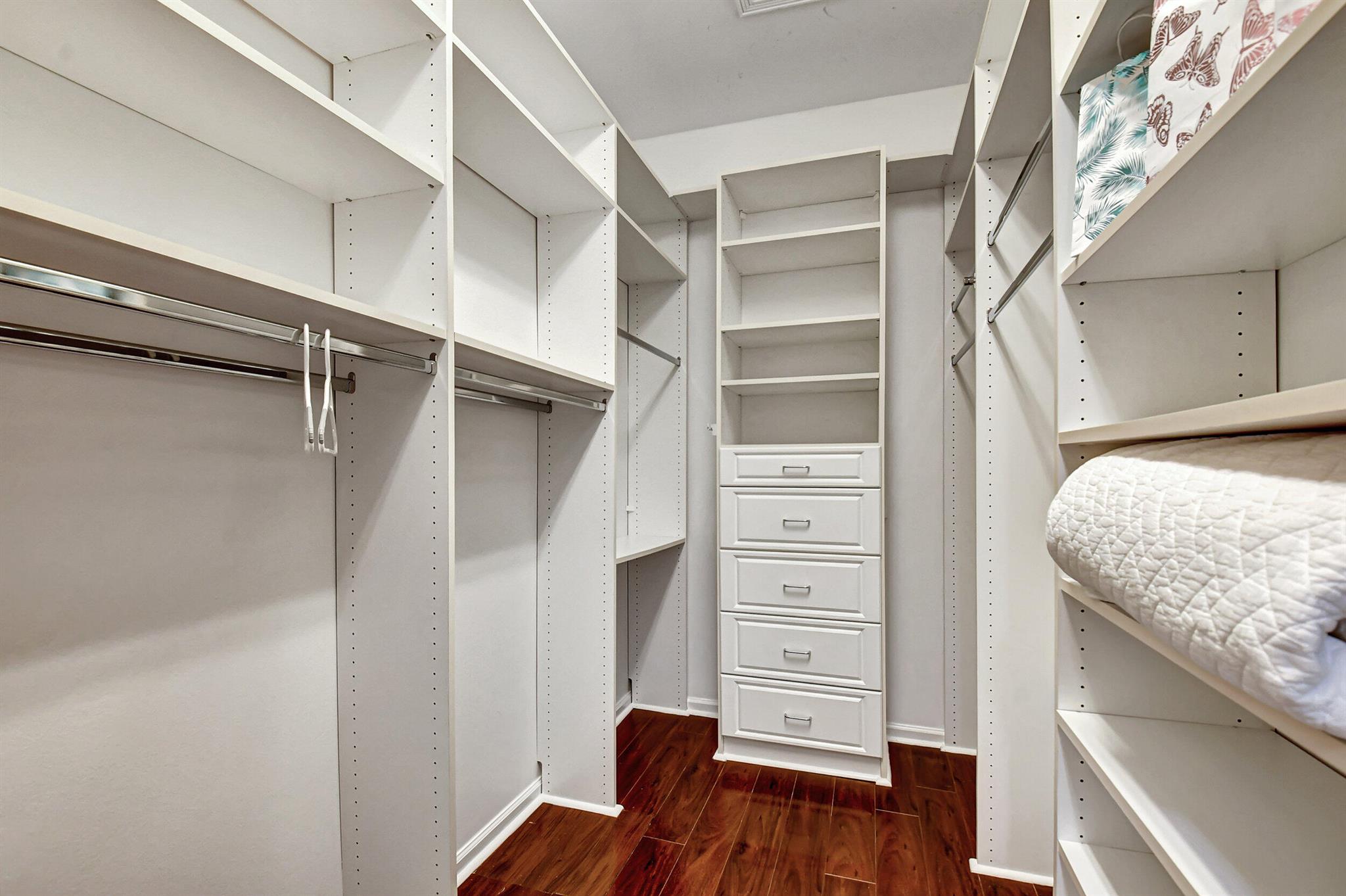 FOUR SEASONS/TIVOLI ISLES - Residential