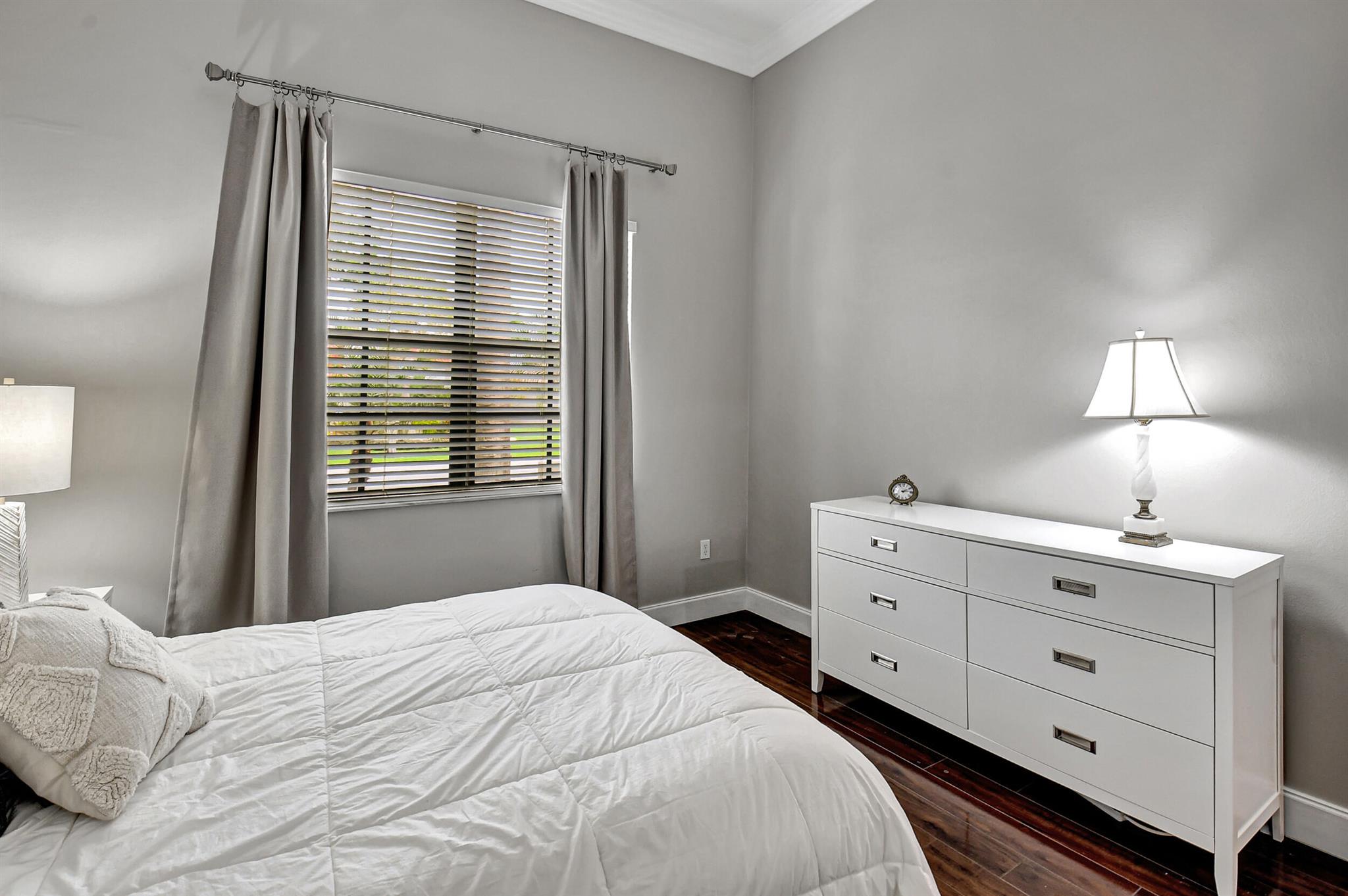 FOUR SEASONS/TIVOLI ISLES - Residential