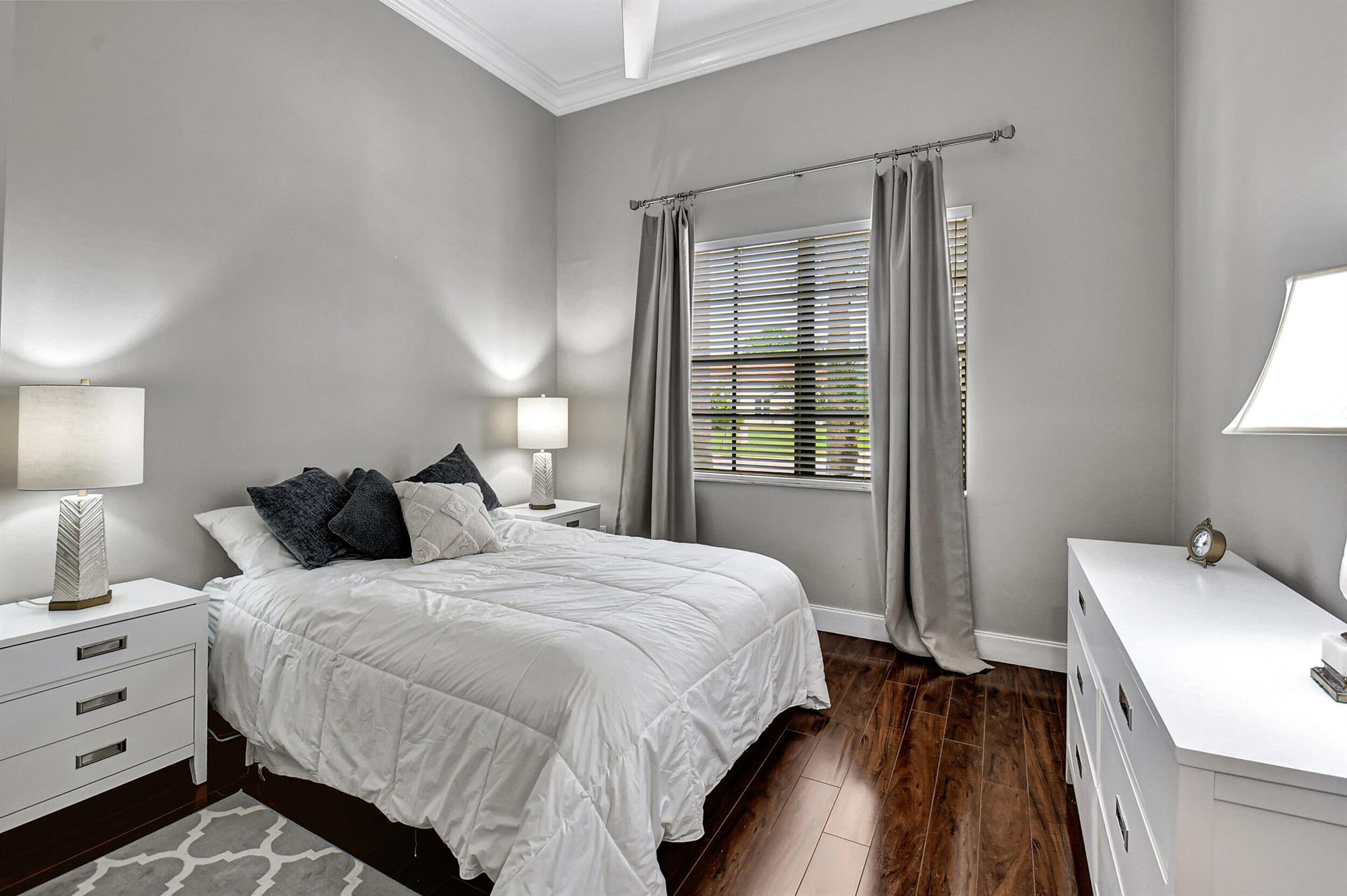 FOUR SEASONS/TIVOLI ISLES - Residential