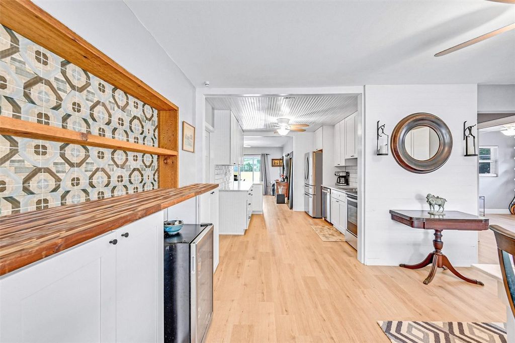 Photo of 111 NE 46th Street, Oakland Park, FL 33334 (MLS # F10543721)