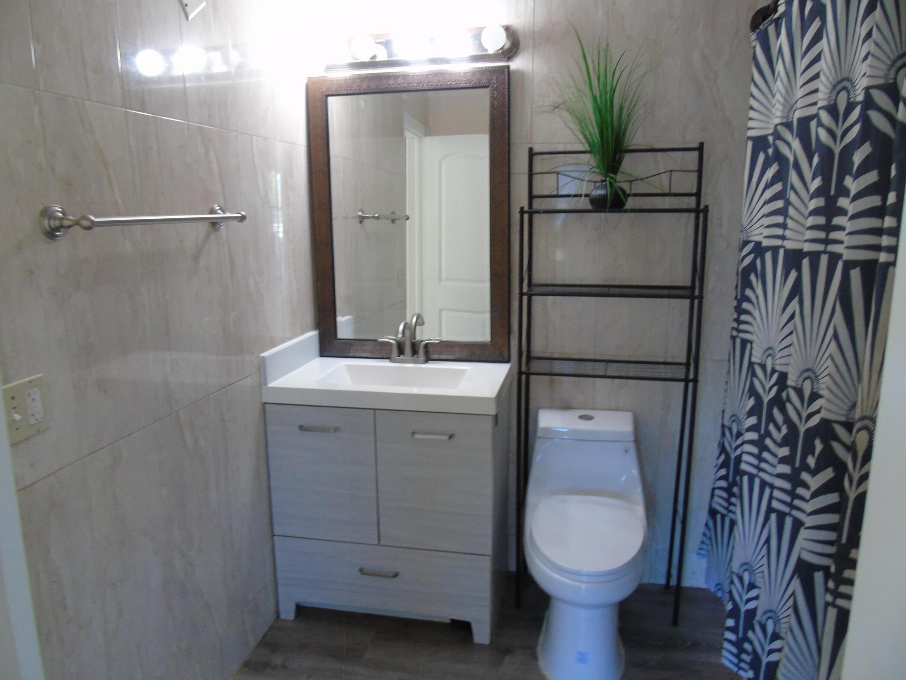 FLORAL PARK LANTANA - Residential