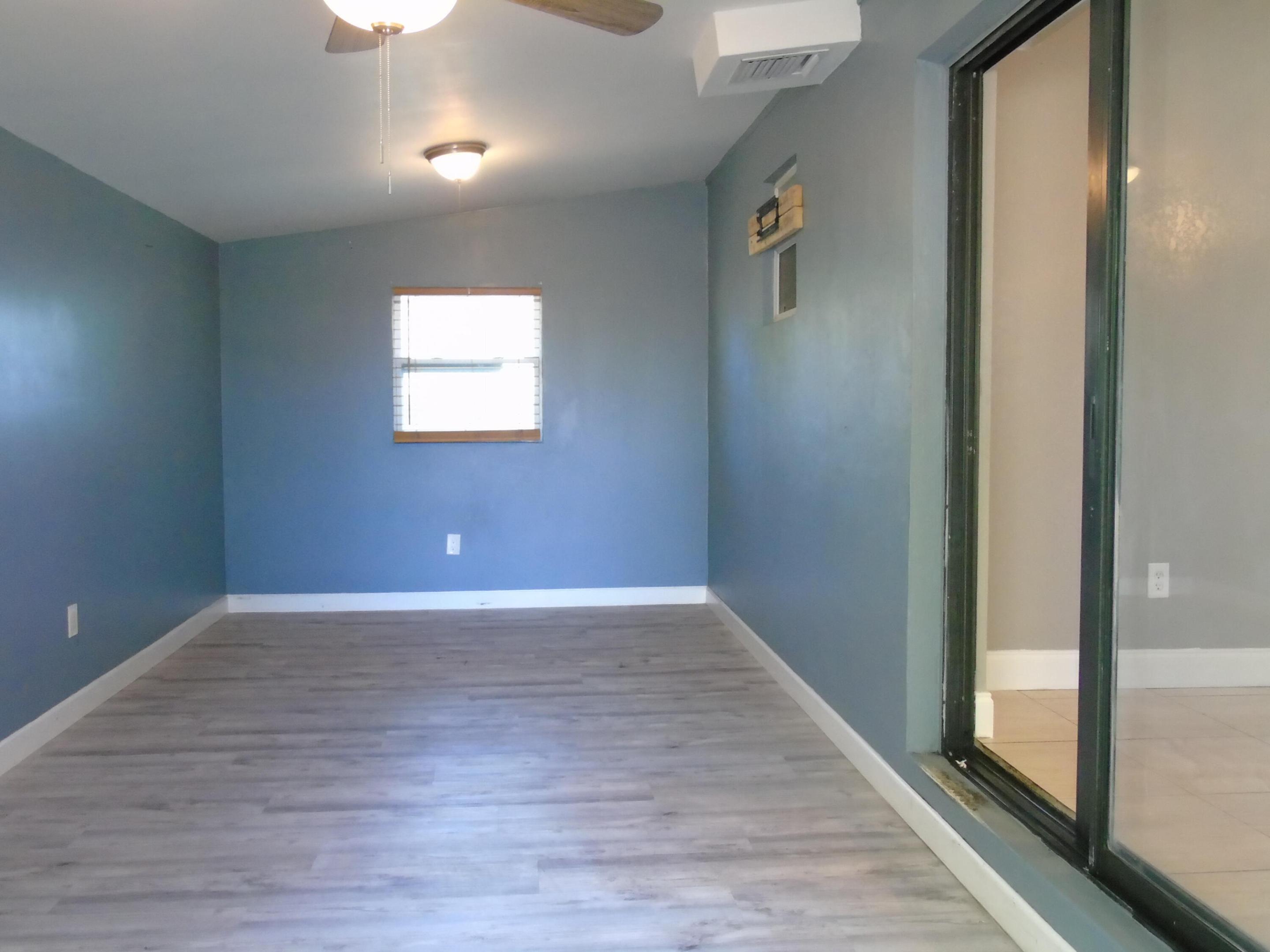 FLORAL PARK LANTANA - Residential