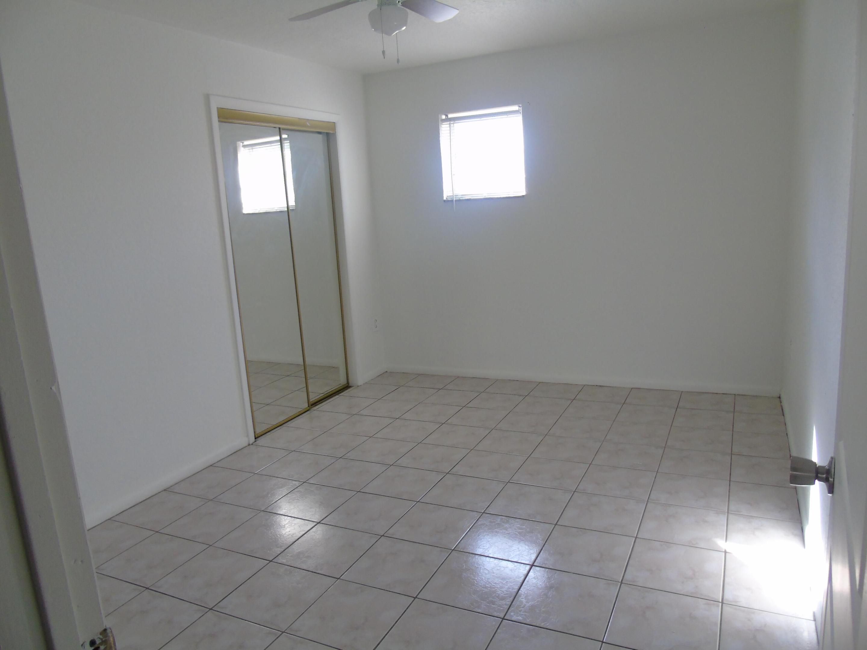 FLORAL PARK LANTANA - Residential