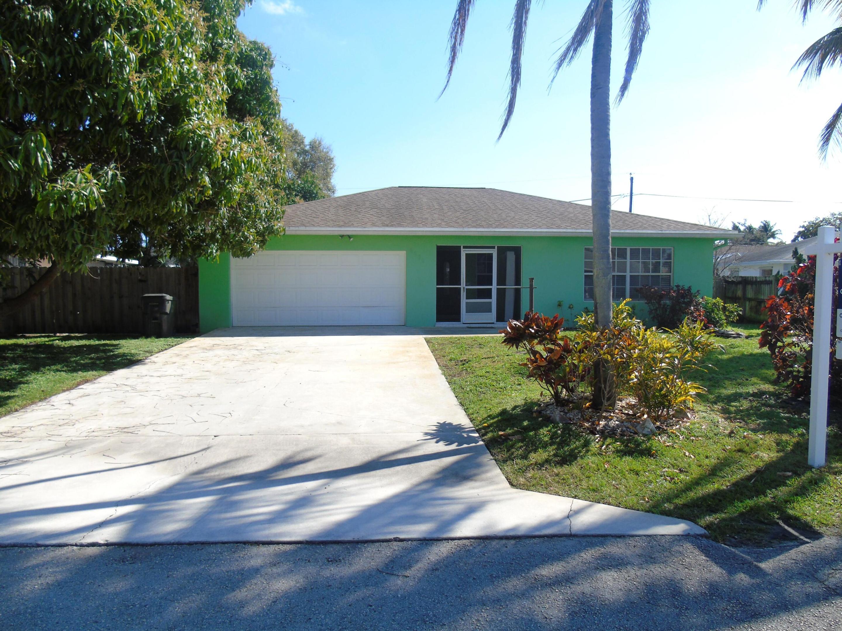 FLORAL PARK LANTANA - Residential