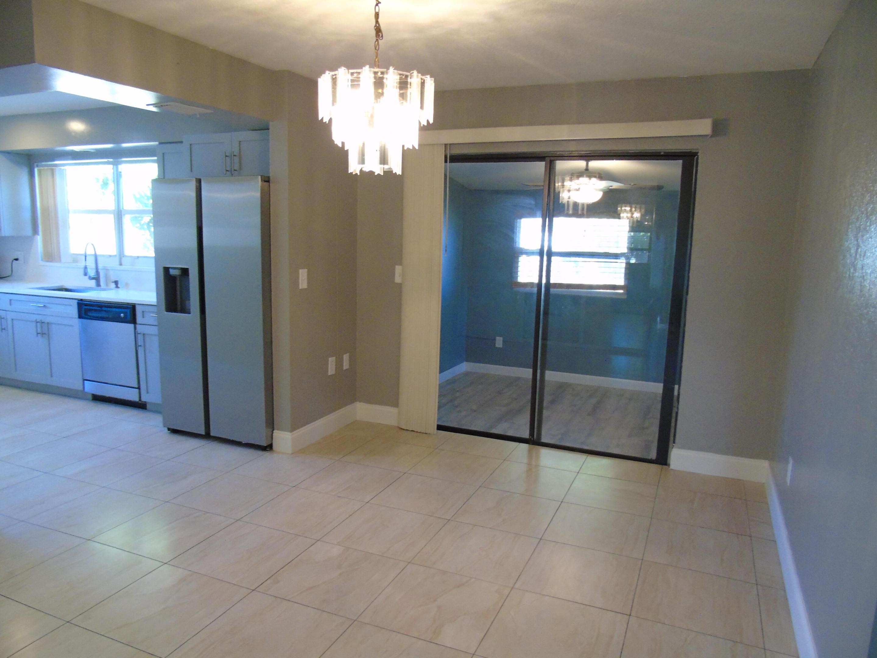 FLORAL PARK LANTANA - Residential