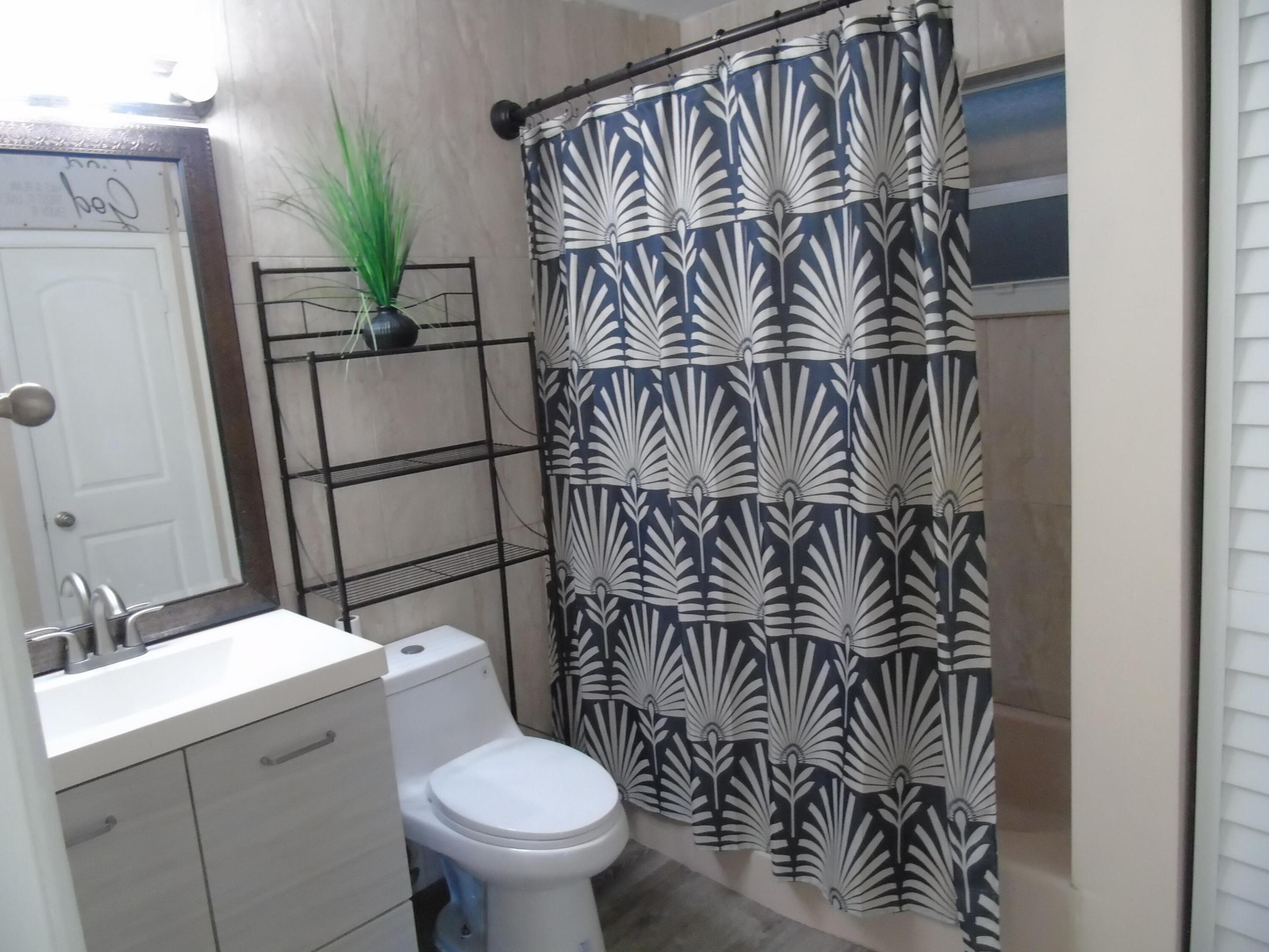 FLORAL PARK LANTANA - Residential