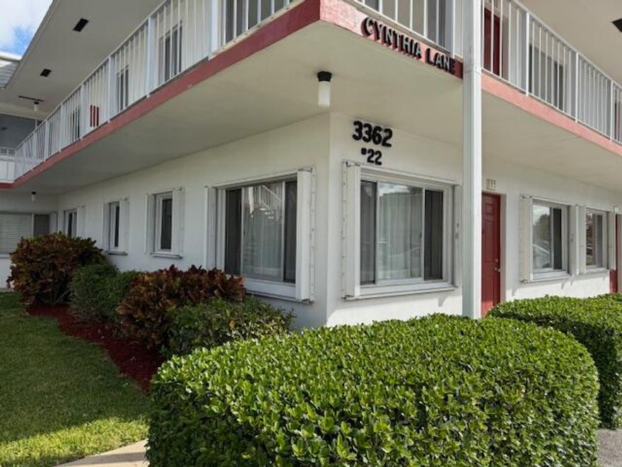 First floor 2/2 unfurnished . 55+ community.