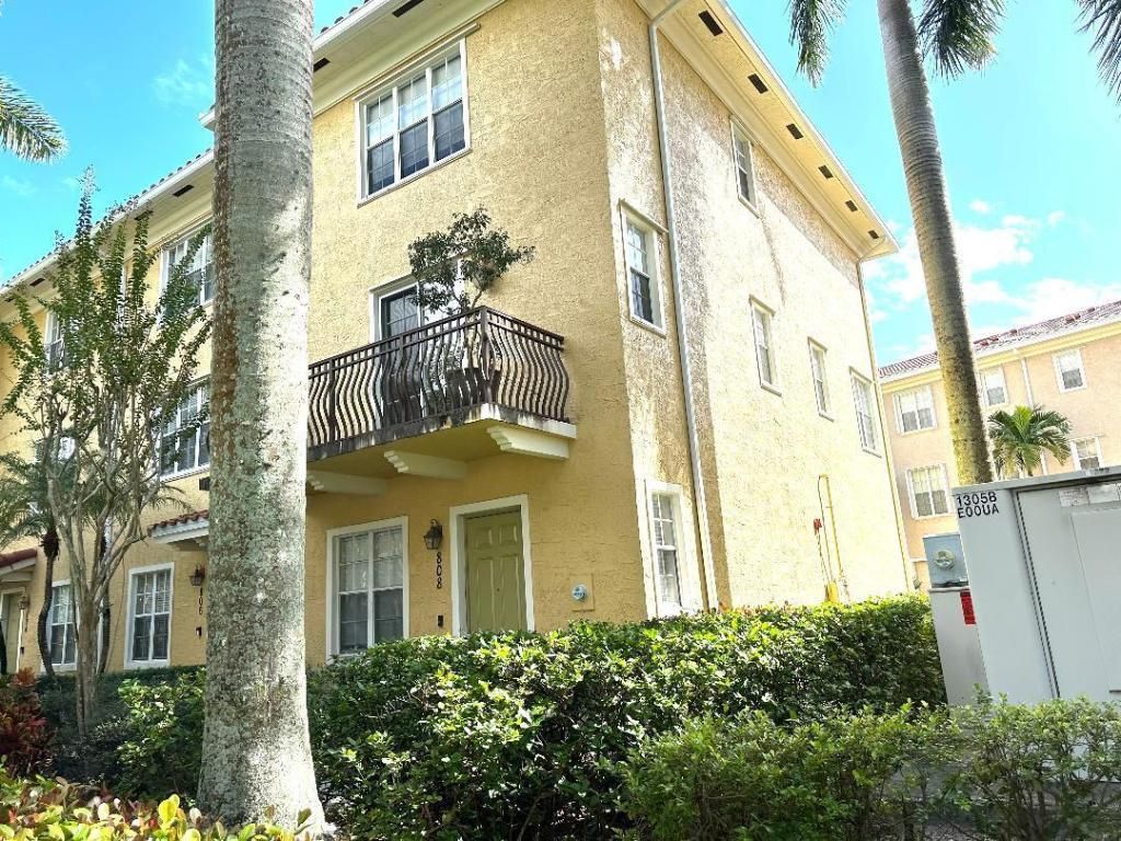 Photo of 808 University Boulevard, Jupiter, FL 33458 (MLS # R11133566)