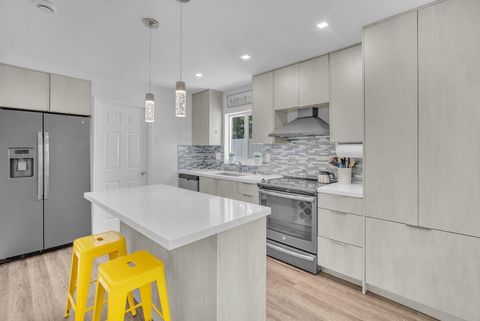 1121 N 66th Terrace Hollywood FL 33024