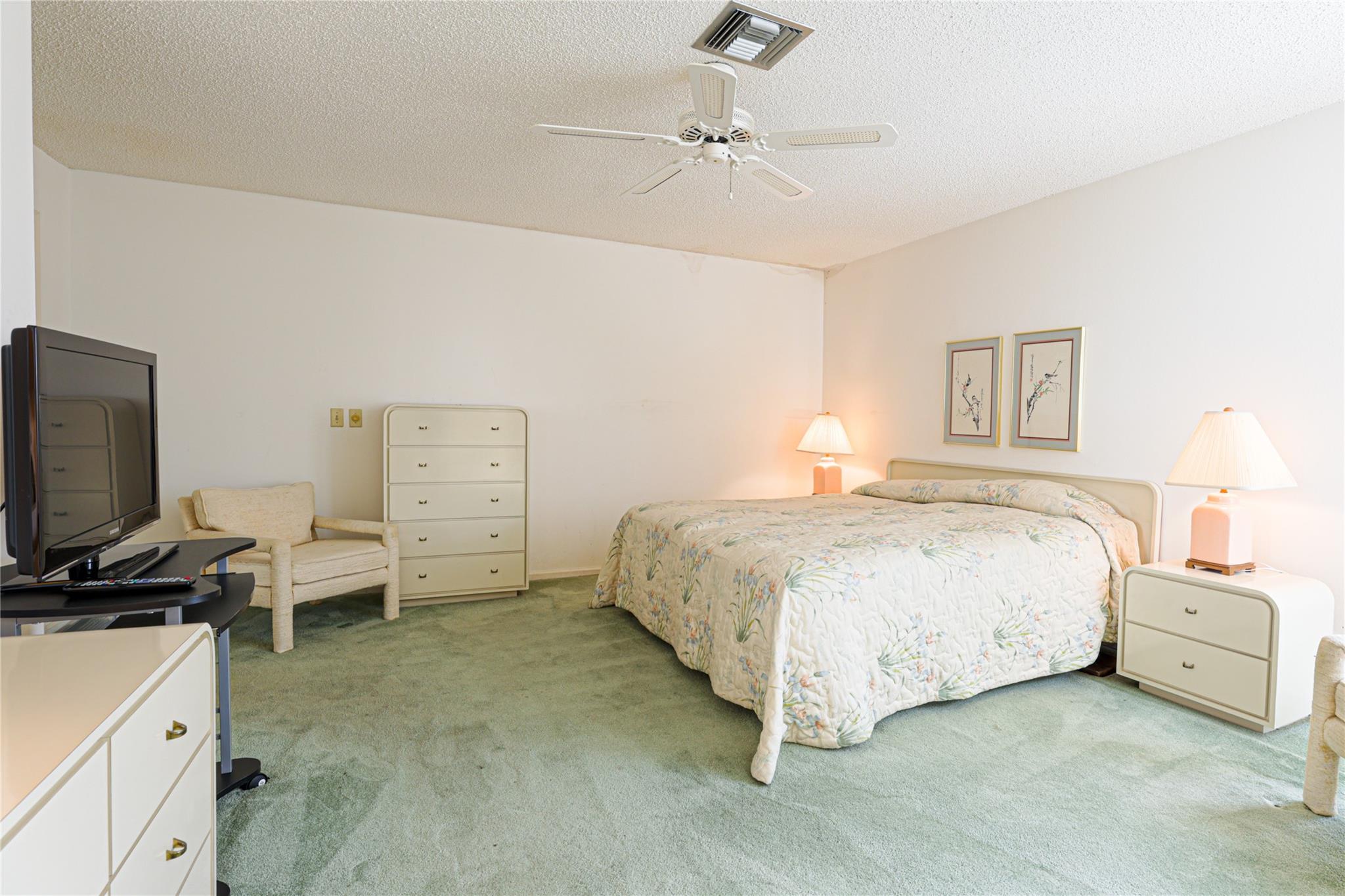 PEPPERTREE III - Residential