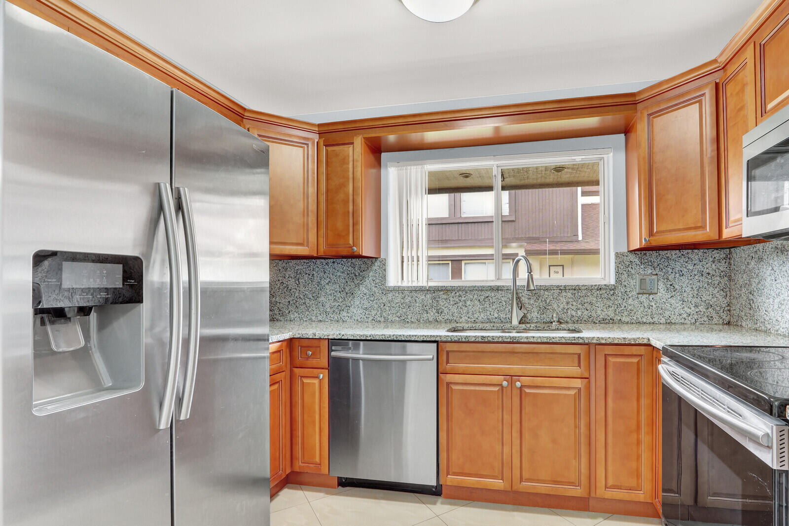 FOREST CONDO - Residential