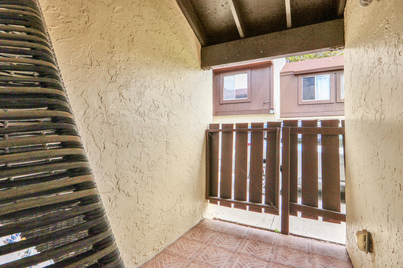 FOREST CONDO - Residential