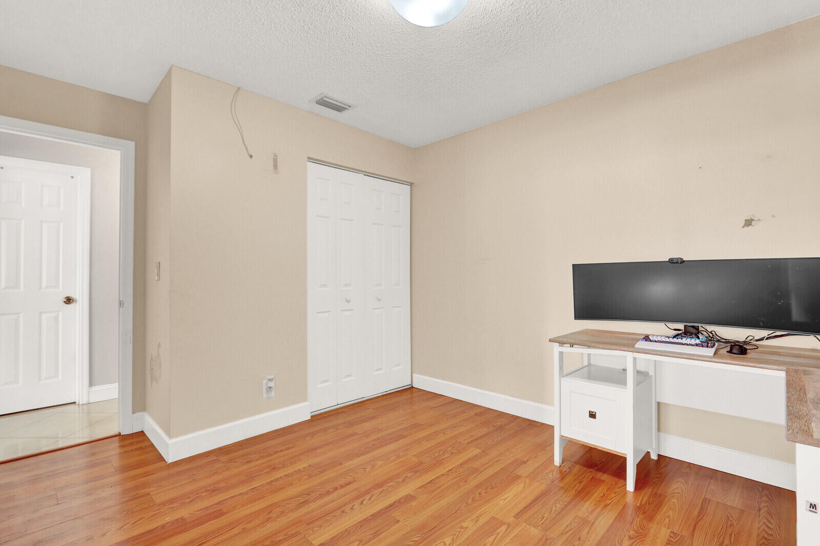 FOREST CONDO - Residential