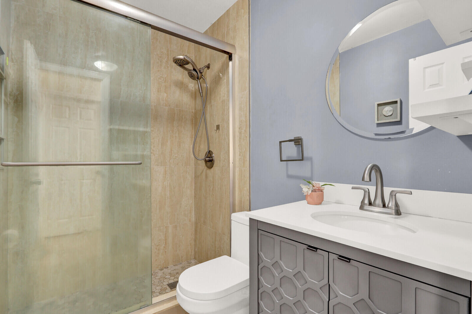 FOREST CONDO - Residential