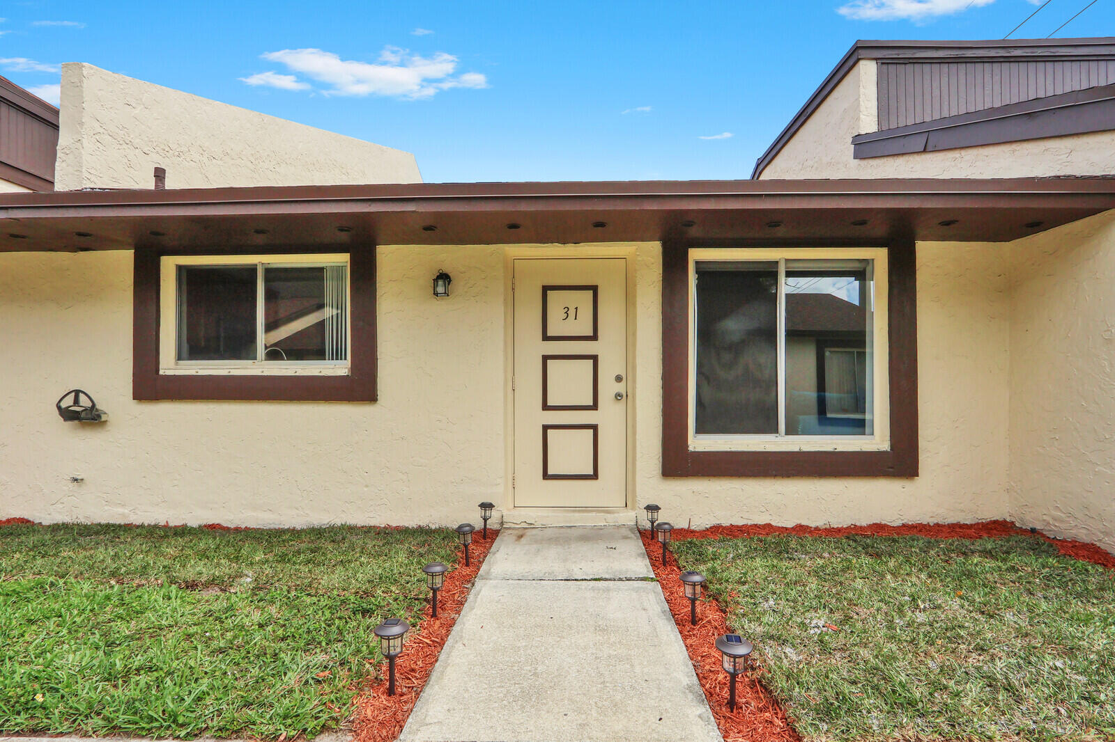 FOREST CONDO - Residential