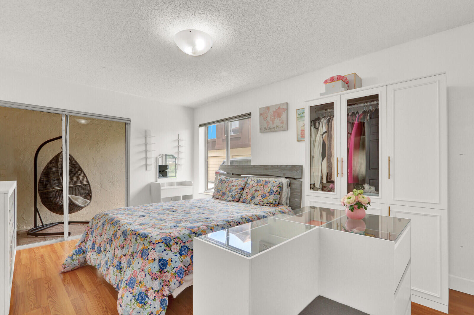 FOREST CONDO - Residential