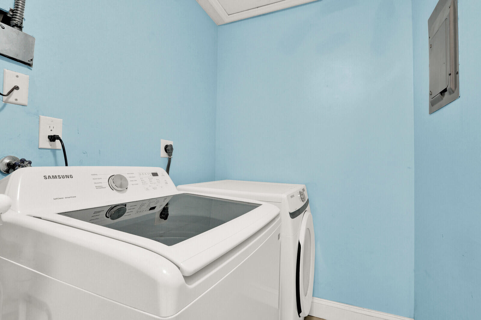 FOREST CONDO - Residential