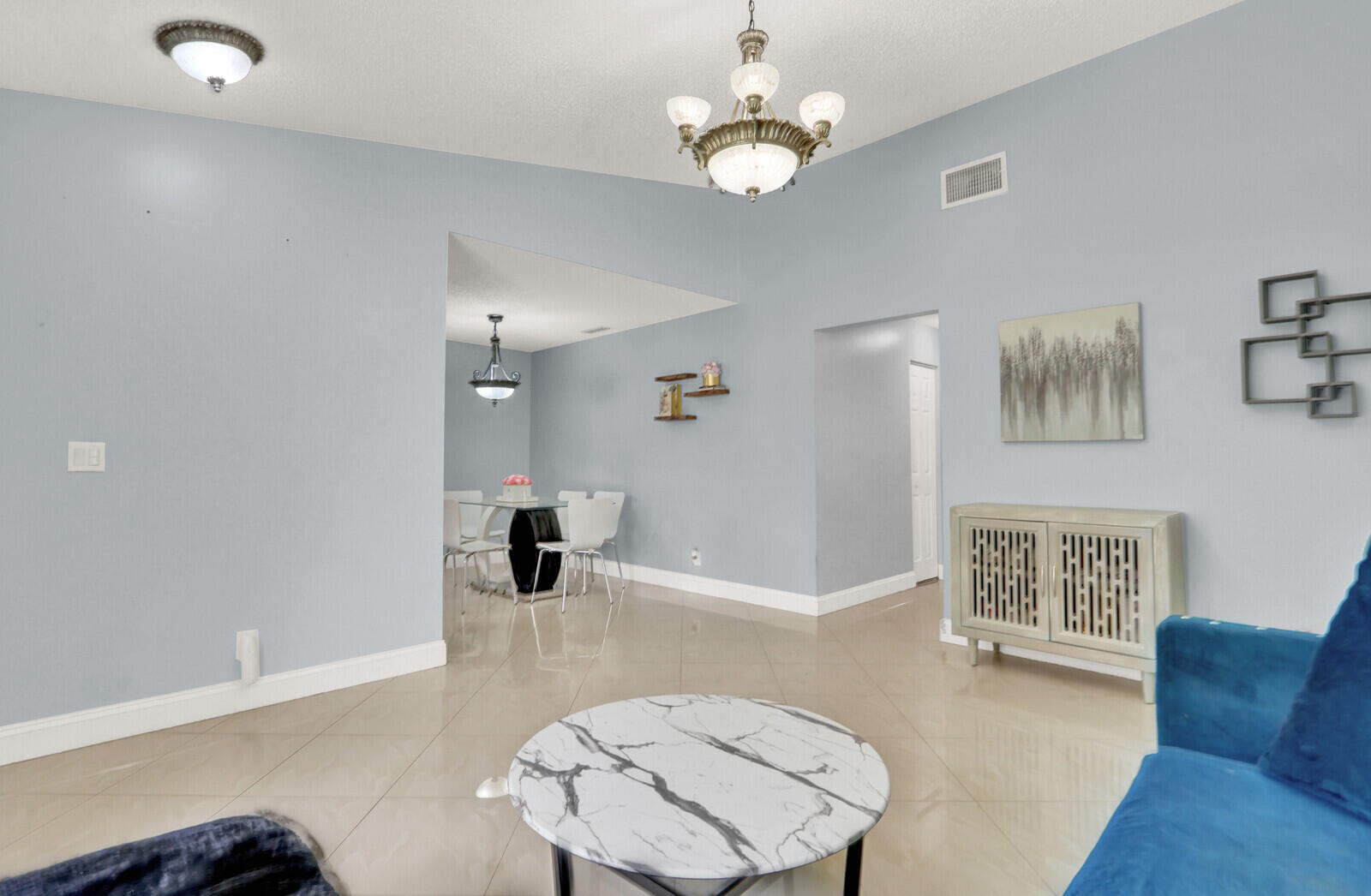 FOREST CONDO - Residential