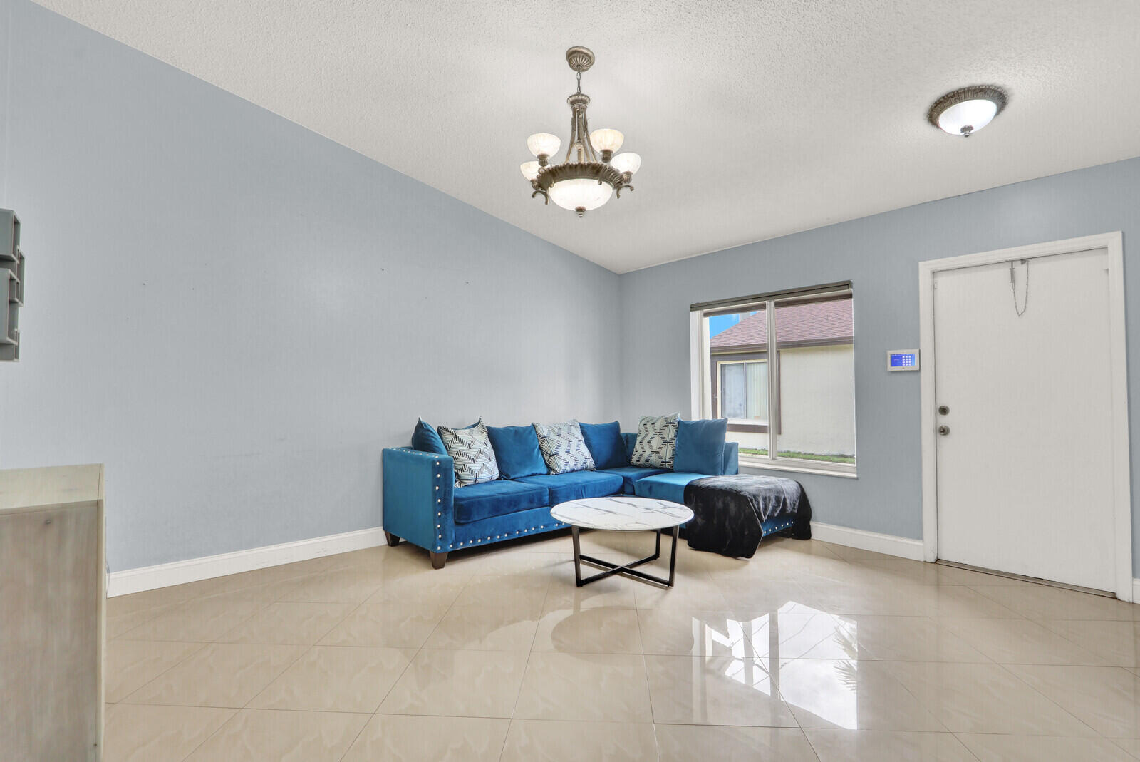 FOREST CONDO - Residential