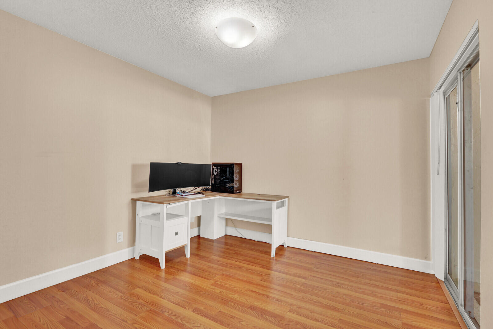 FOREST CONDO - Residential