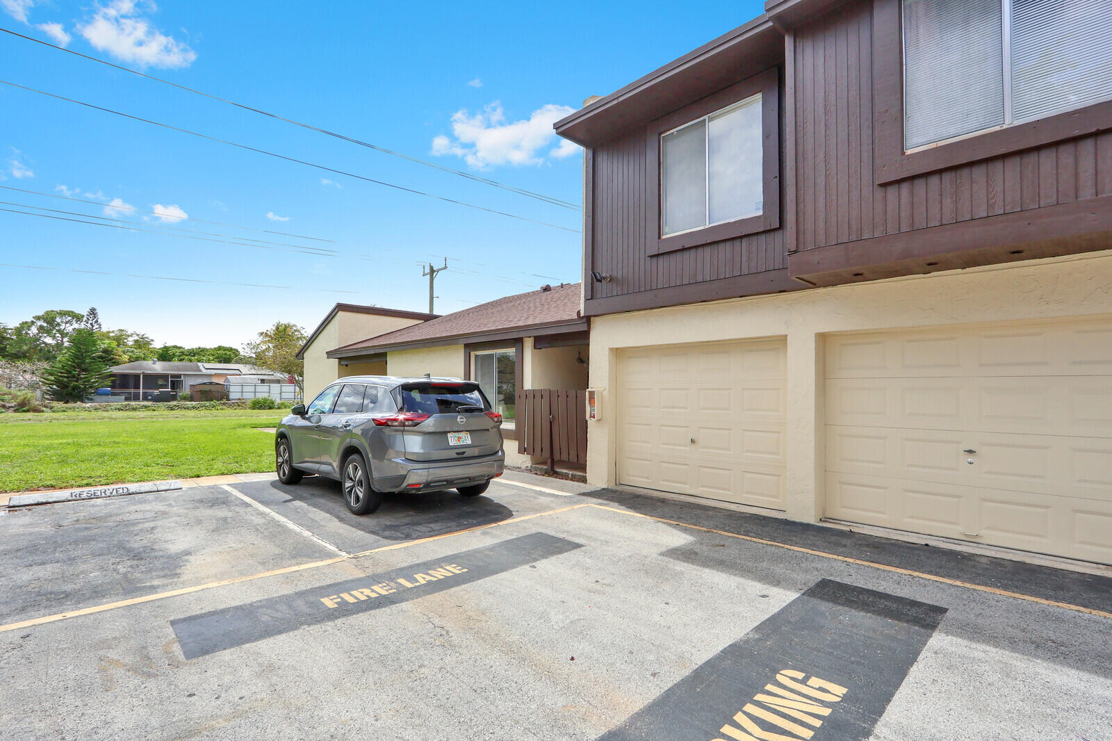 FOREST CONDO - Residential