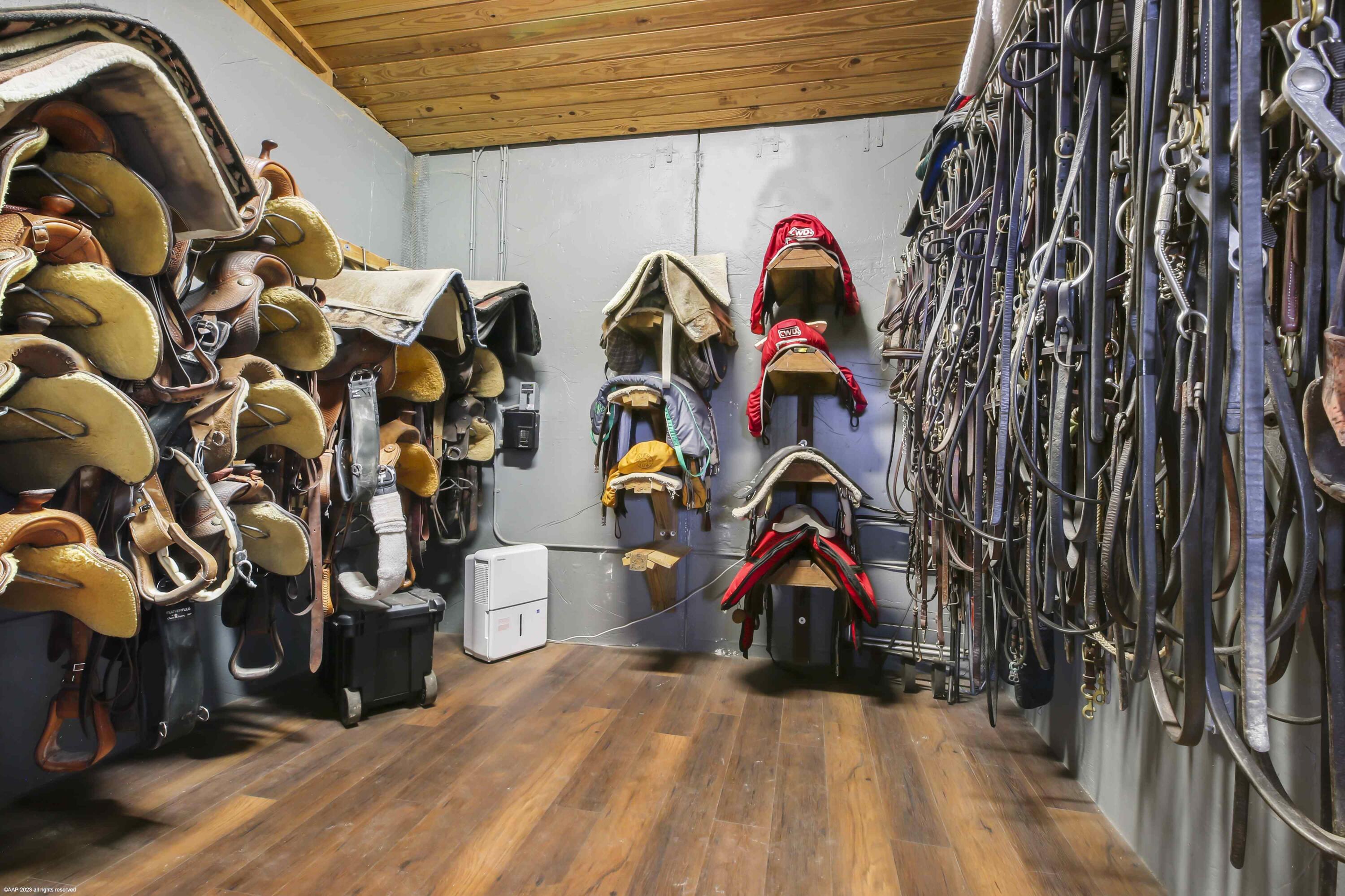 SADDLE TRAIL PARK OF WELL - Residential