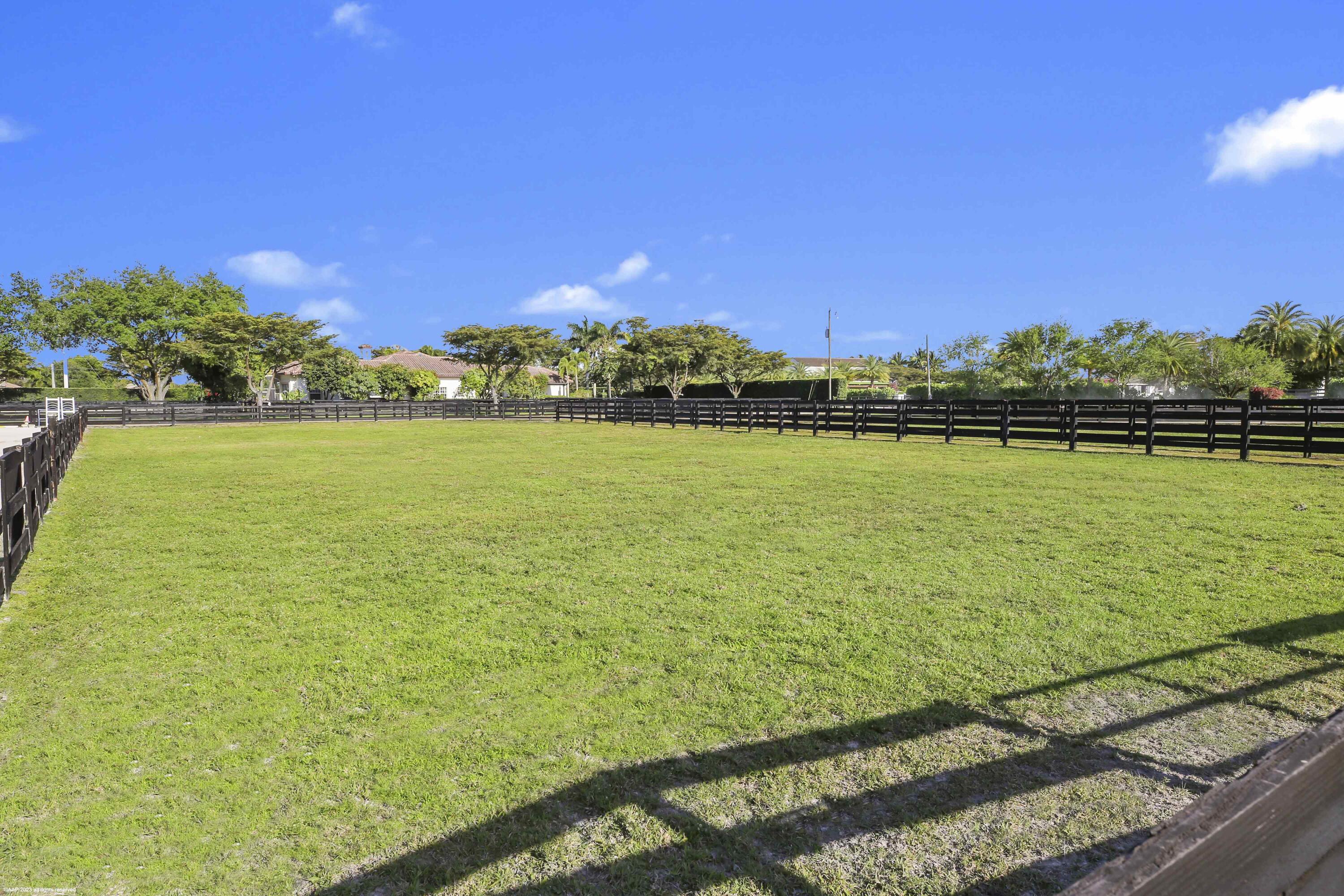 SADDLE TRAIL PARK OF WELL - Residential