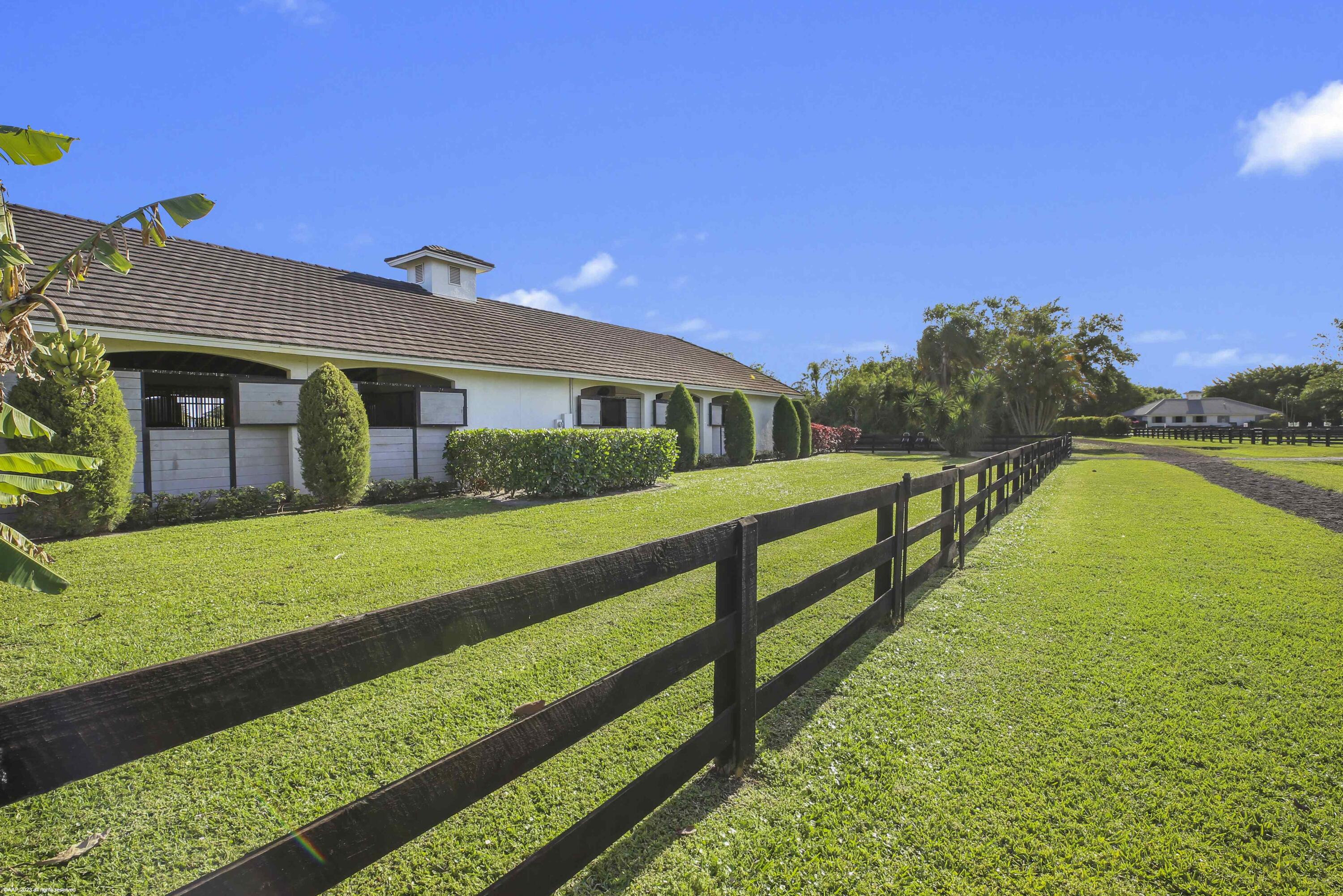 SADDLE TRAIL PARK OF WELL - Residential