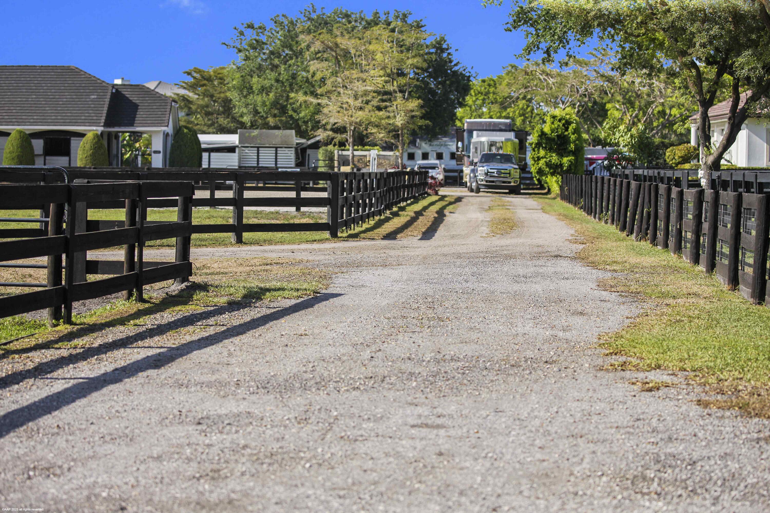 SADDLE TRAIL PARK OF WELL - Residential