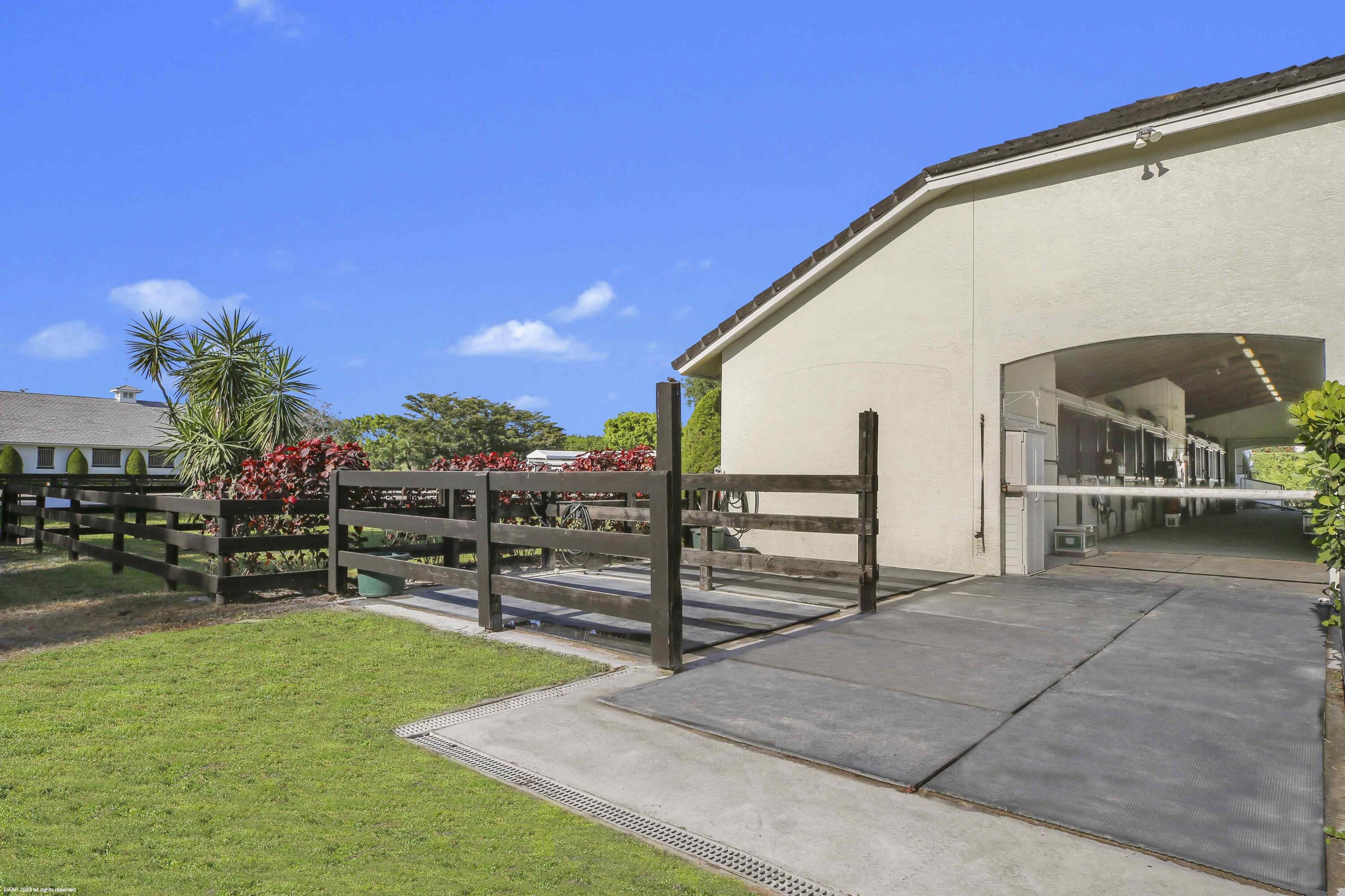 SADDLE TRAIL PARK OF WELL - Residential