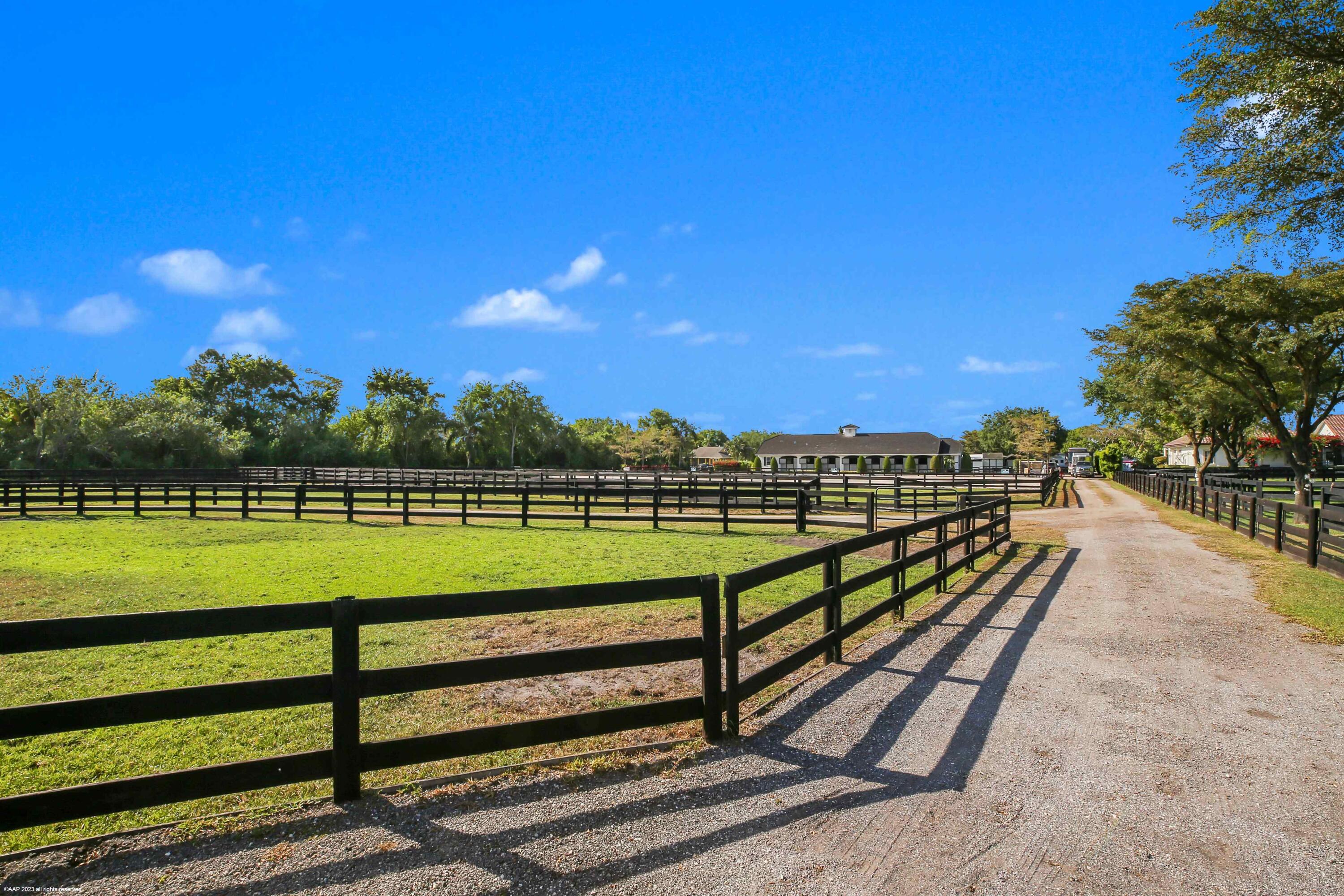 SADDLE TRAIL PARK OF WELL - Residential