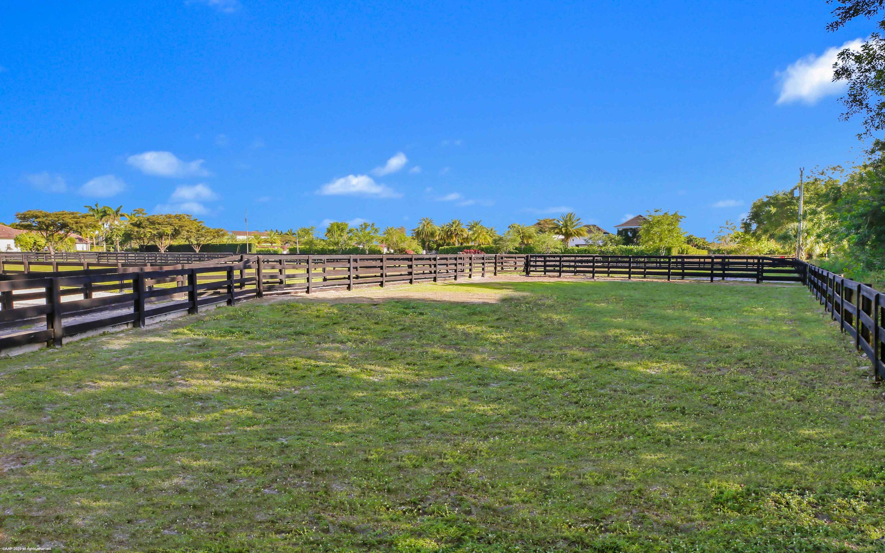 SADDLE TRAIL PARK OF WELL - Residential