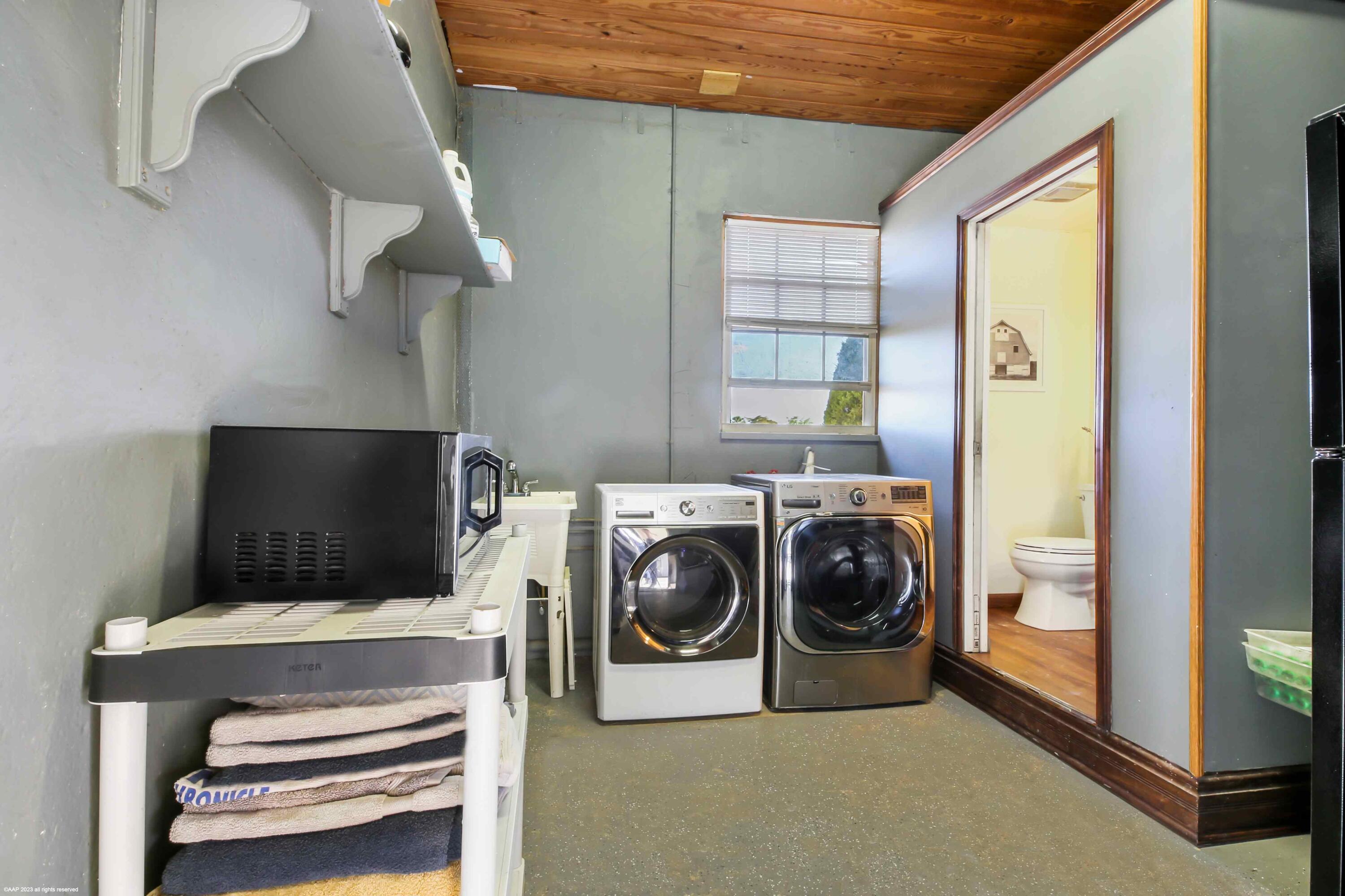 SADDLE TRAIL PARK OF WELL - Residential