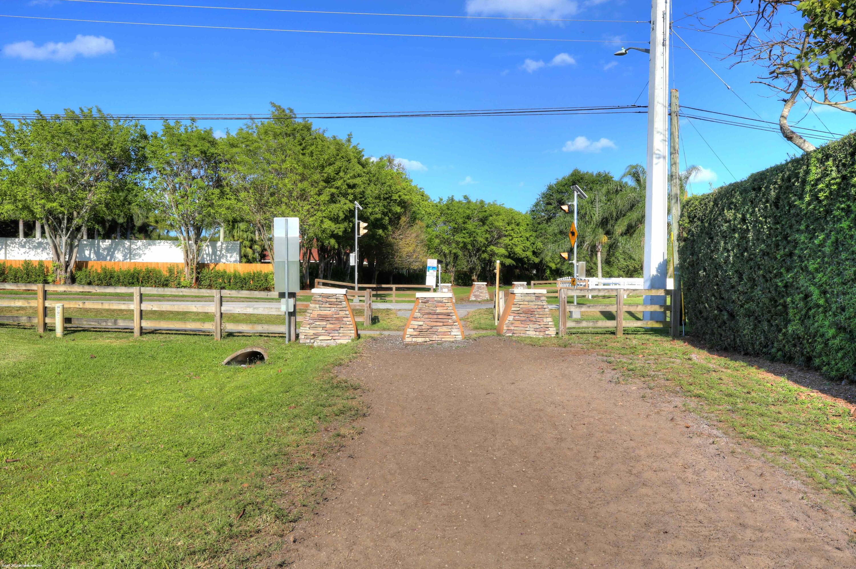 SADDLE TRAIL PARK OF WELL - Residential