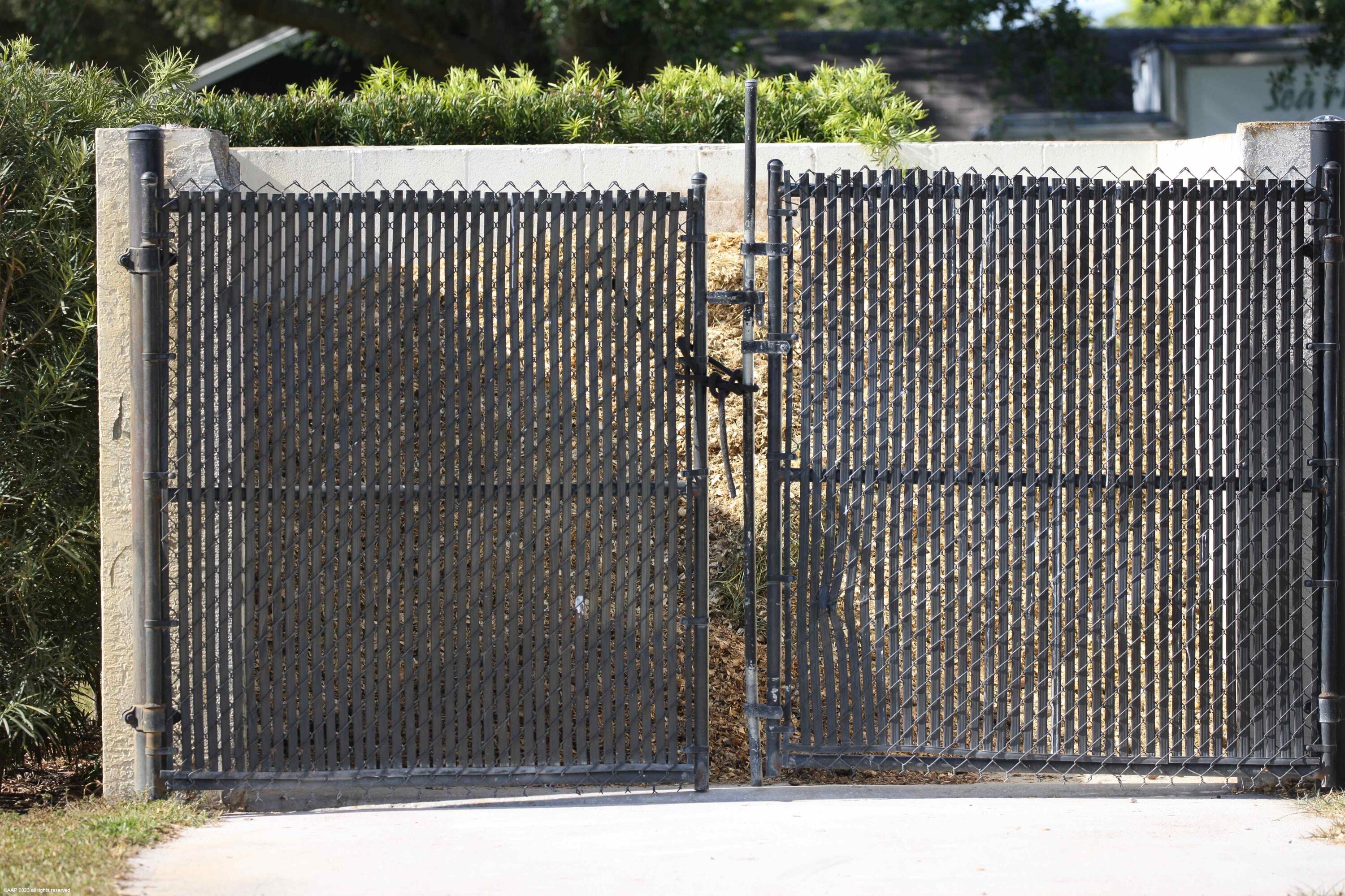 SADDLE TRAIL PARK OF WELL - Residential