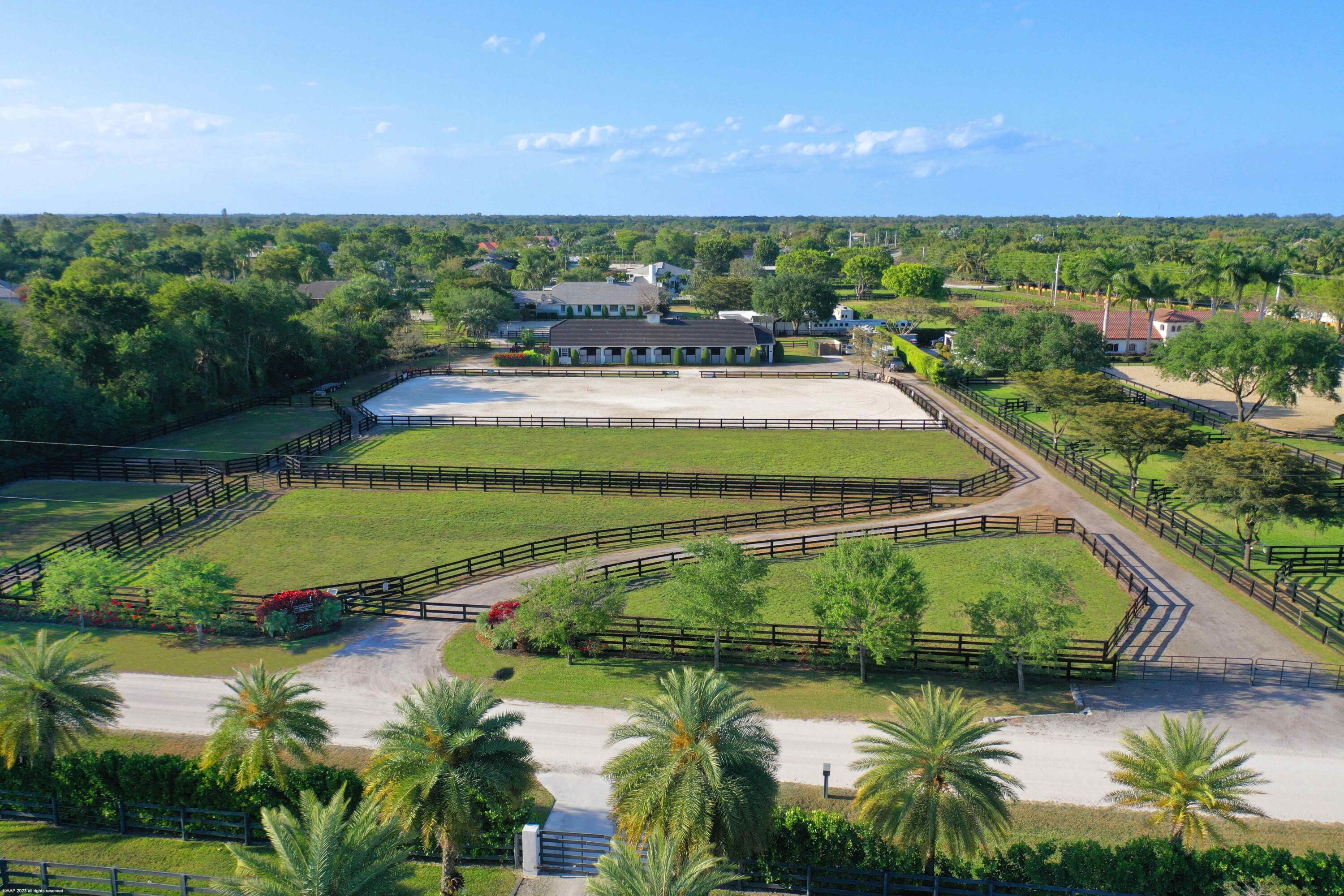 SADDLE TRAIL PARK OF WELL - Residential