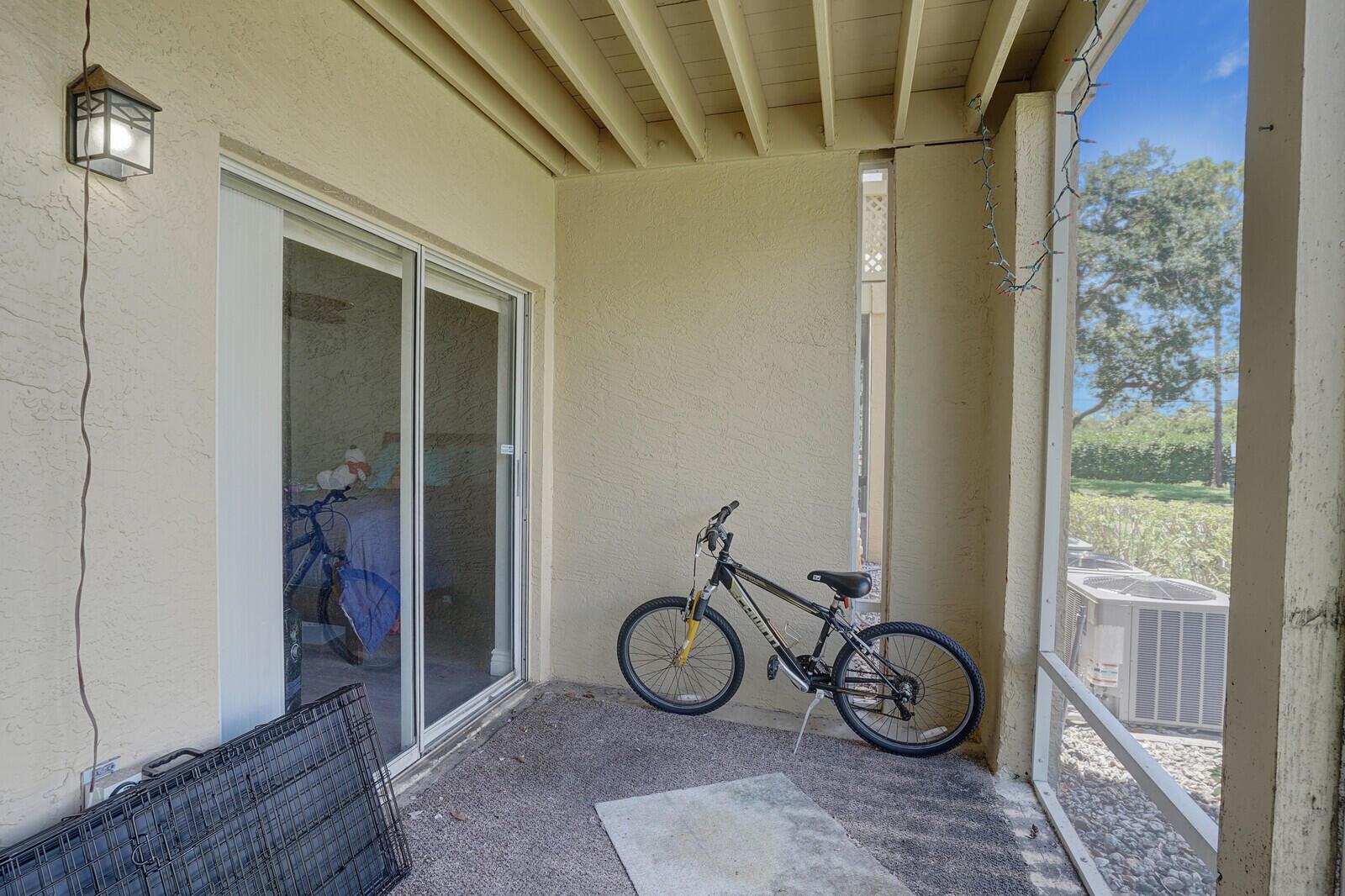 Palm Lake Condo - Residential