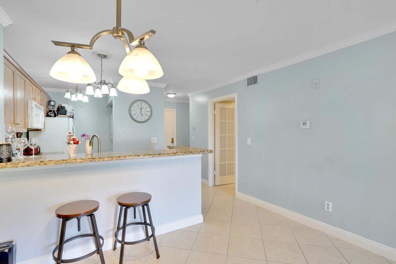 Palm Lake Condo - Residential