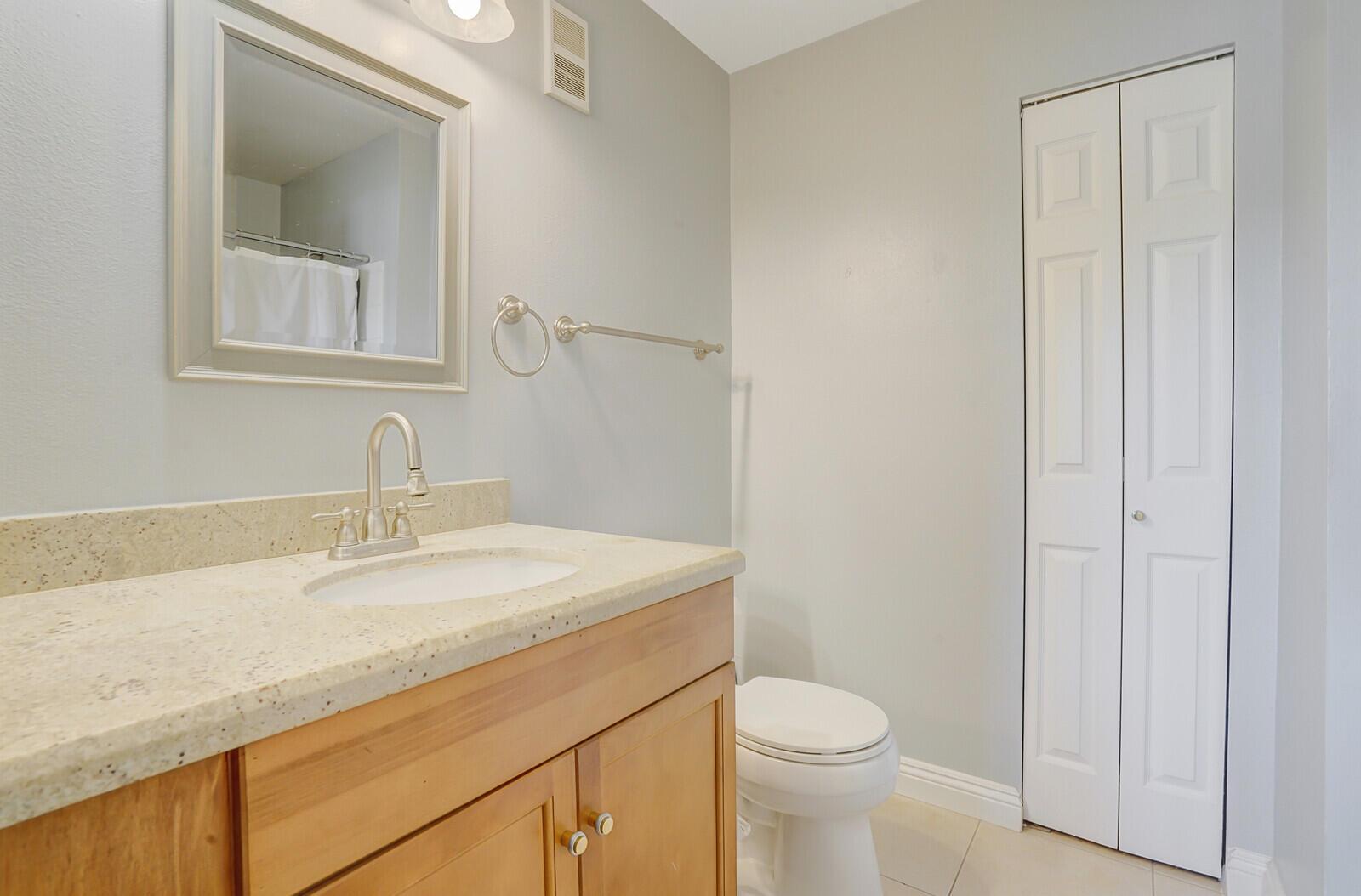 Palm Lake Condo - Residential