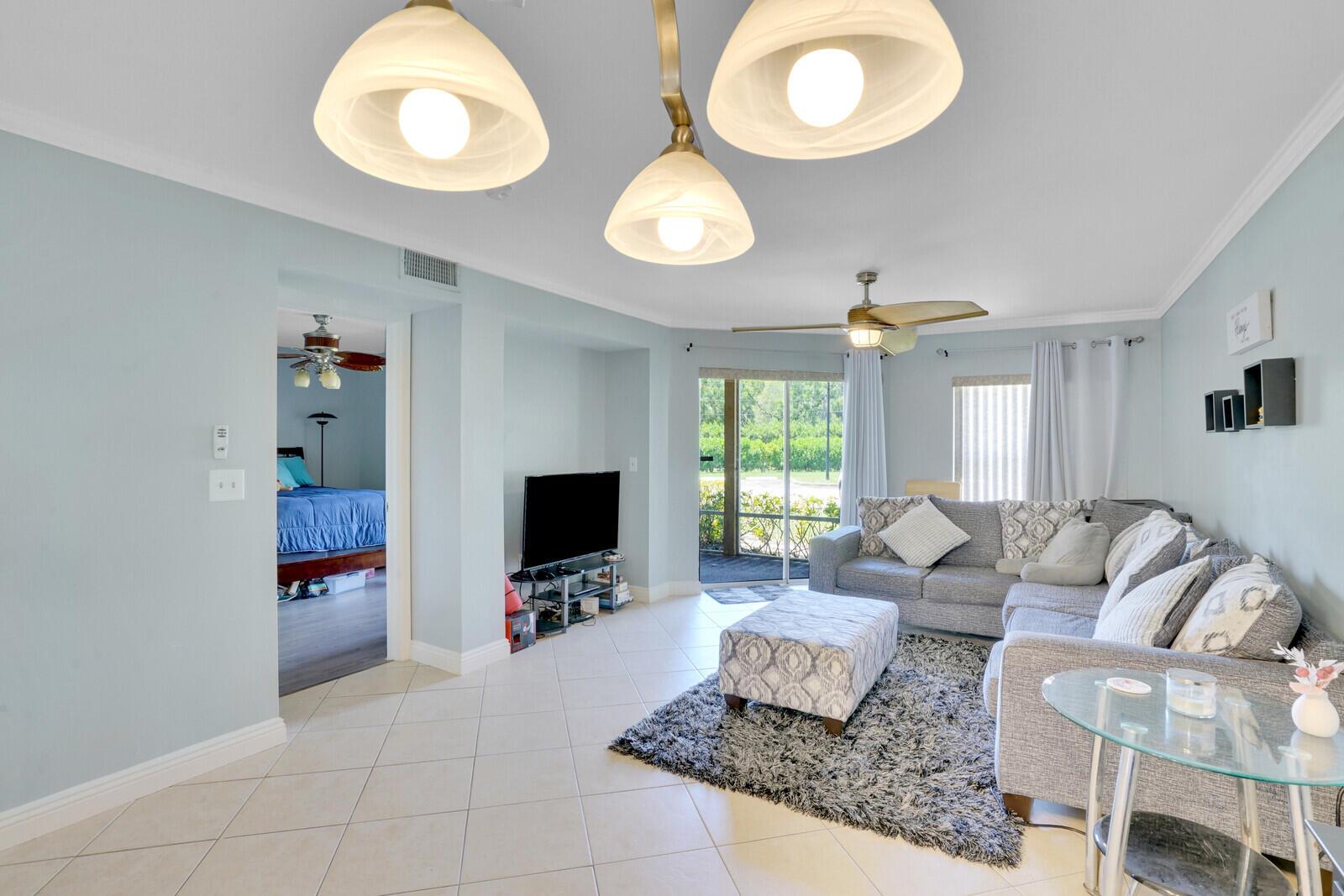Palm Lake Condo - Residential