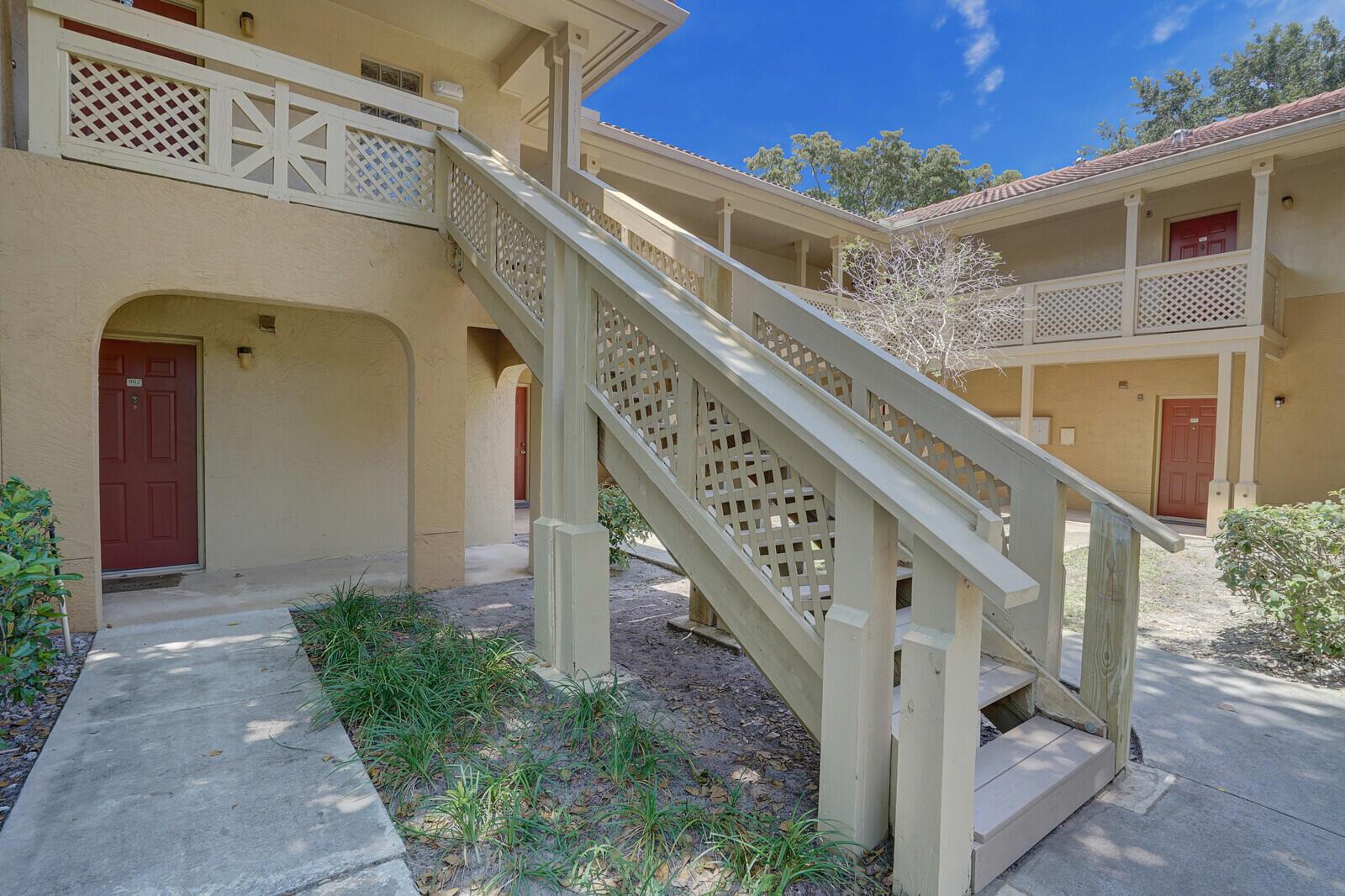 Palm Lake Condo - Residential
