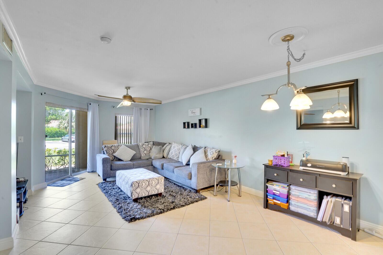 Palm Lake Condo - Residential