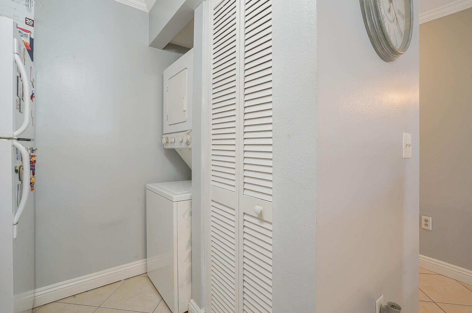 Palm Lake Condo - Residential
