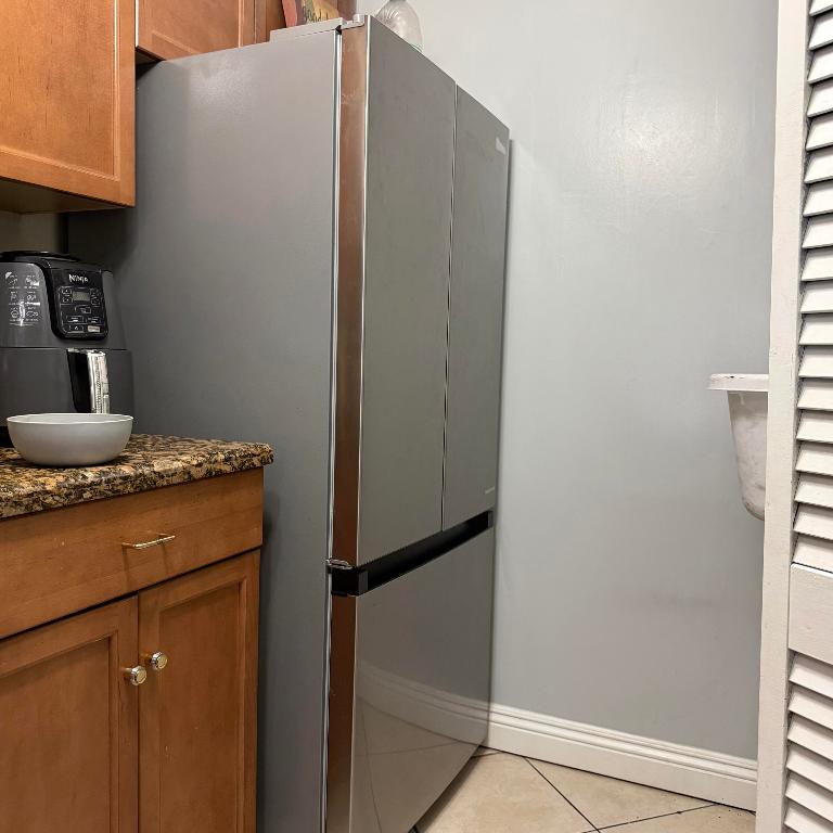 4855 Via Palm Lakes 902