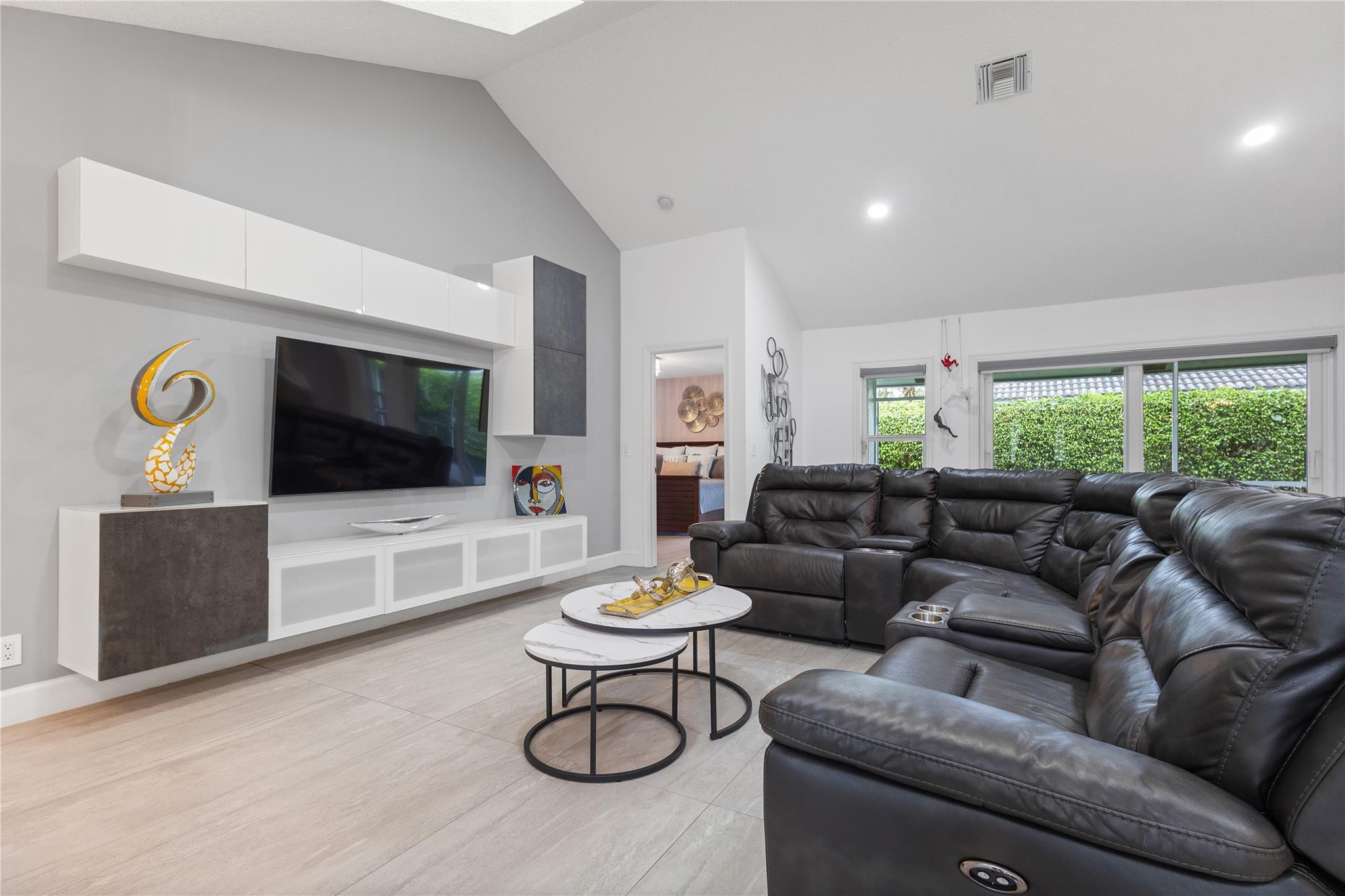 5494 PINE CR