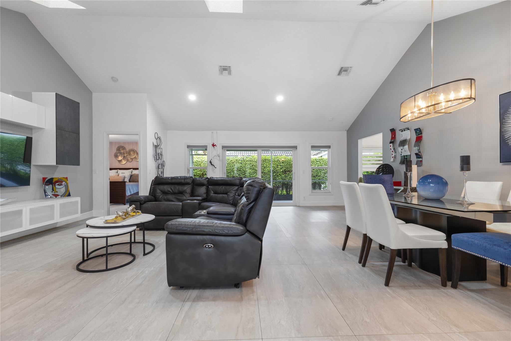5494 PINE CR