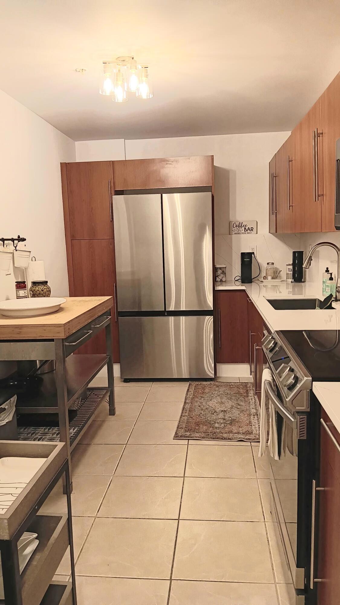 RESIDENCES ON HOLLYWOOD BEACH - Residential Lease