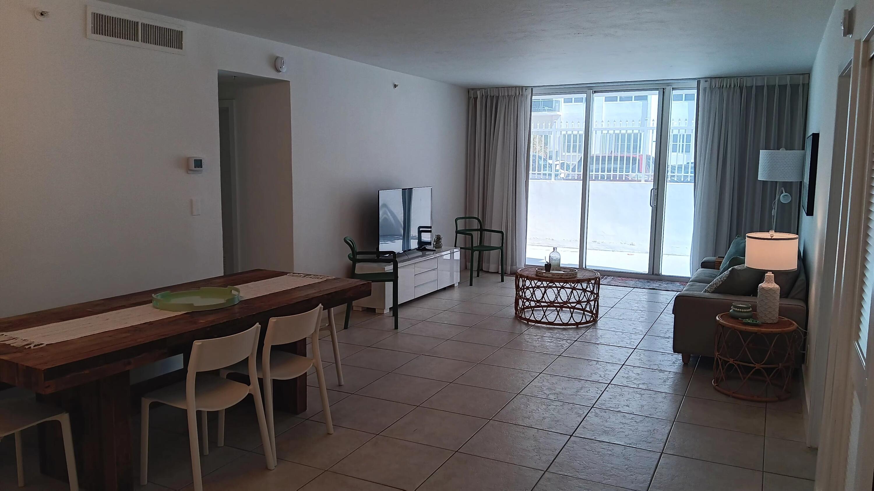 RESIDENCES ON HOLLYWOOD BEACH - Residential Lease